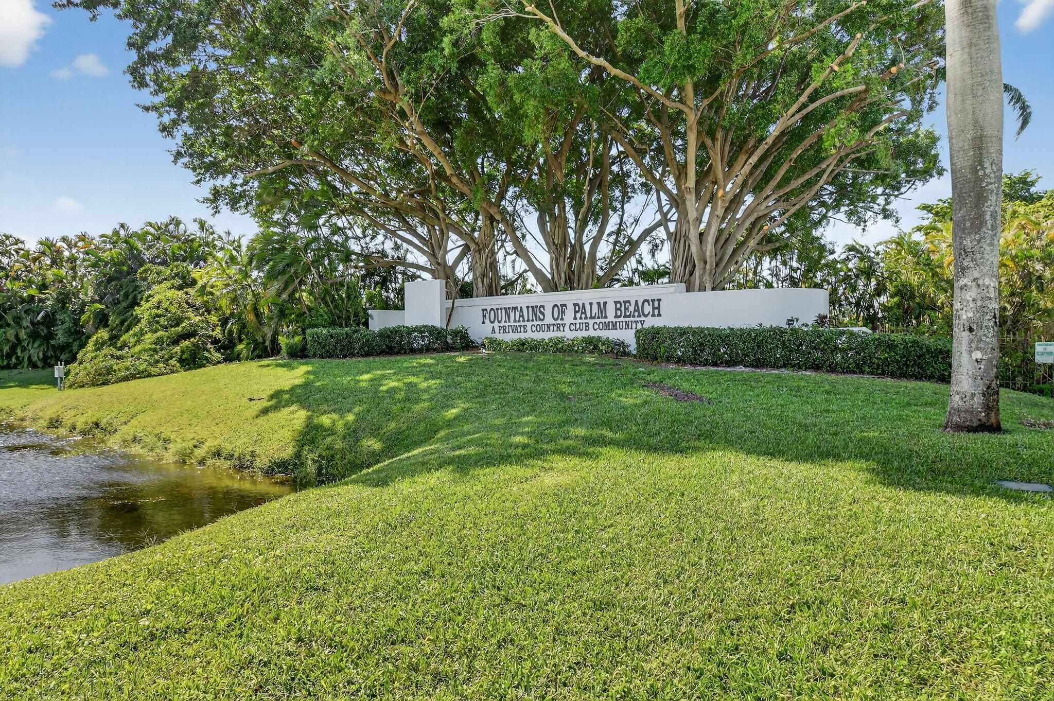 4326 Hammock Grove Drive