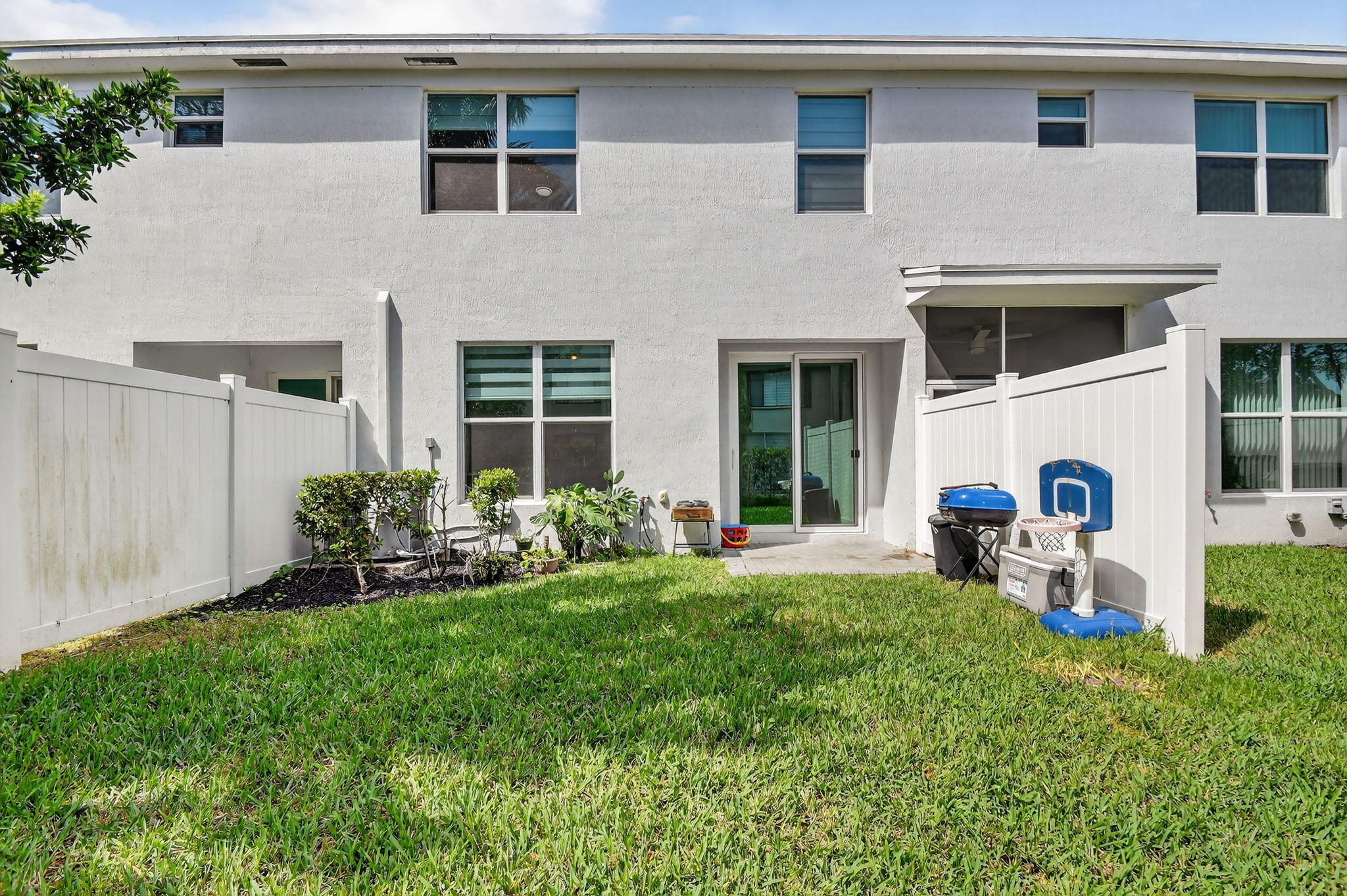 4326 Hammock Grove Drive