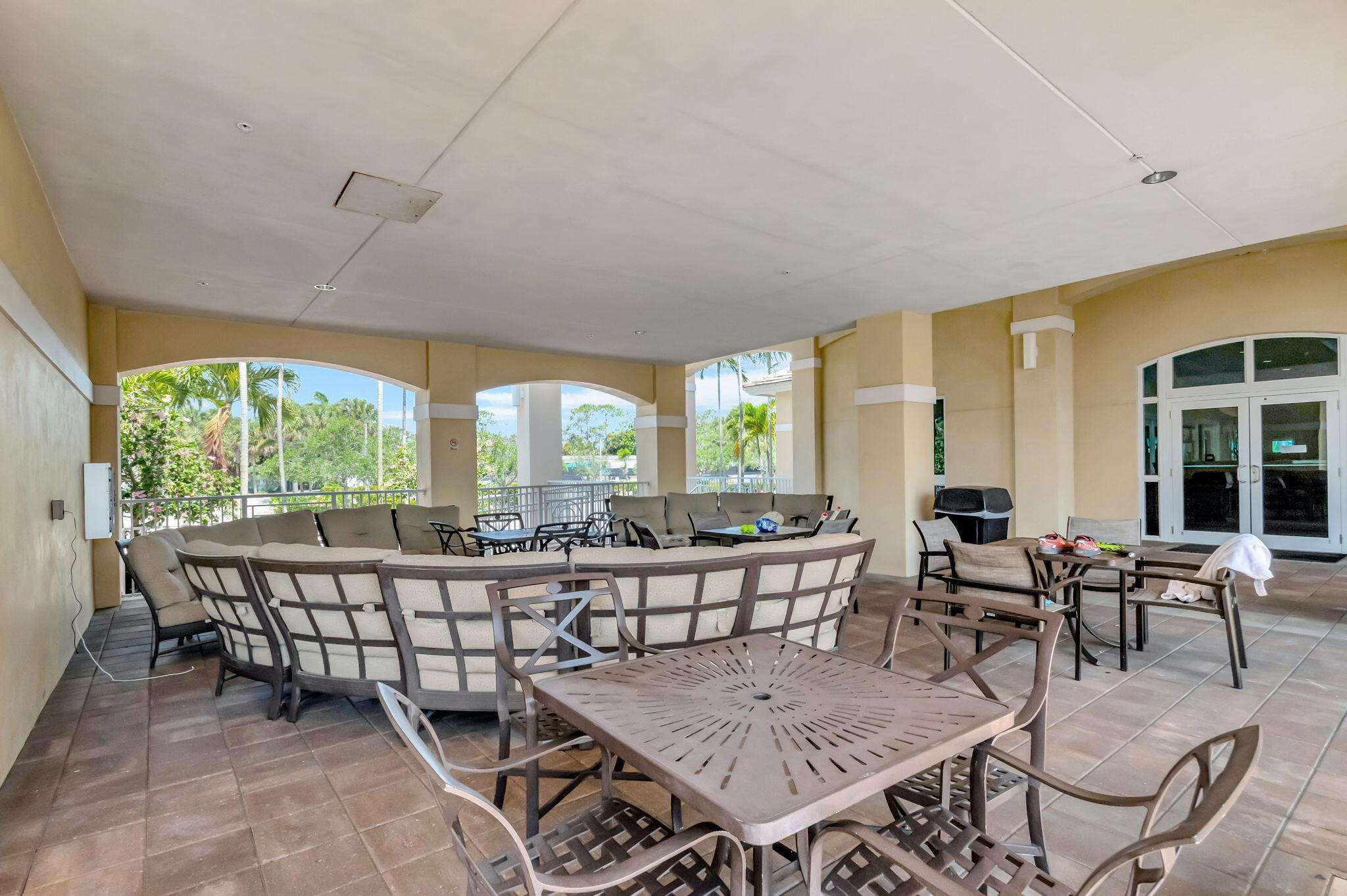 4326 Hammock Grove Drive