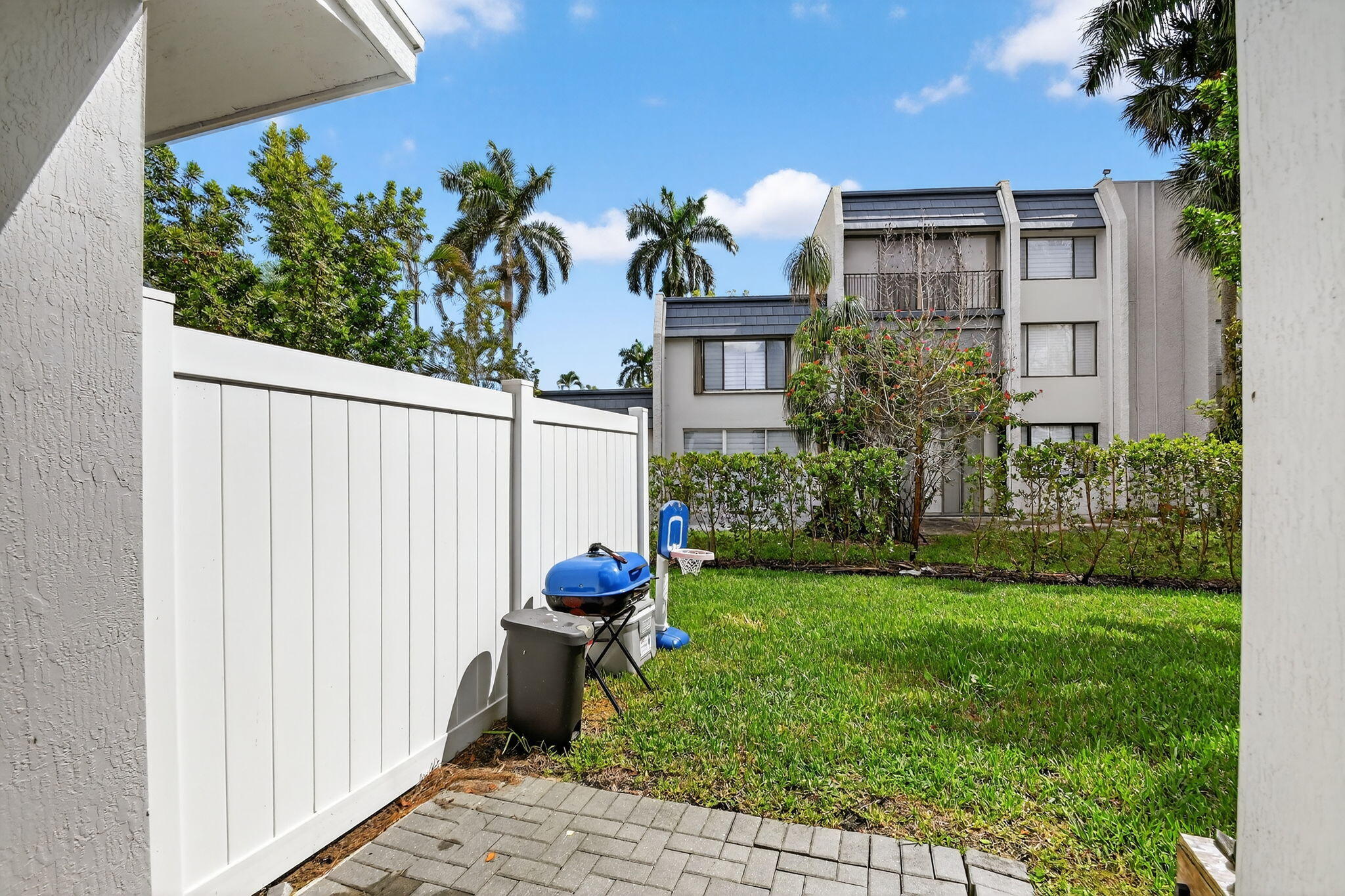 4326 Hammock Grove Drive