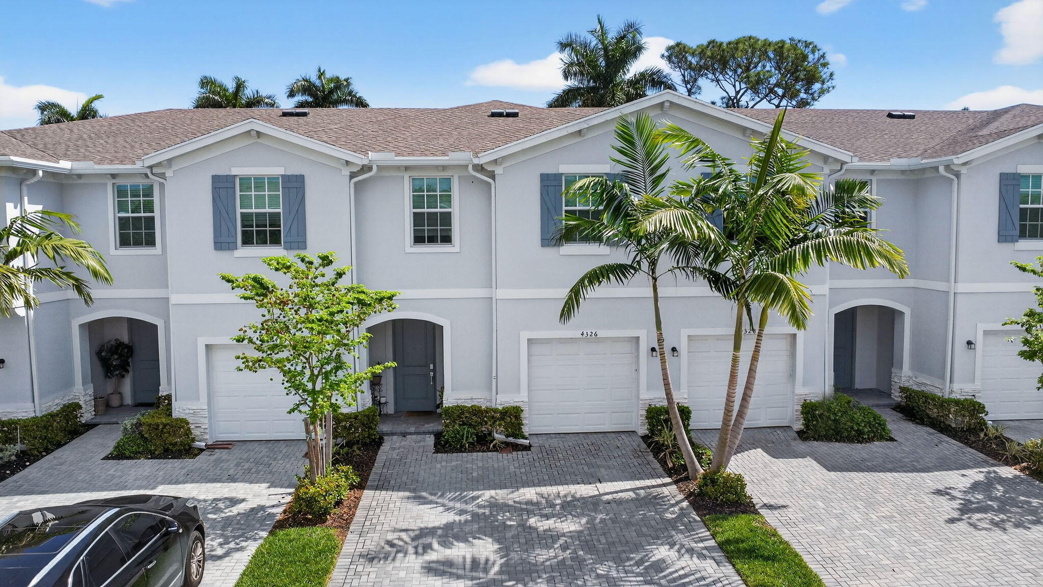 4326 Hammock Grove Drive