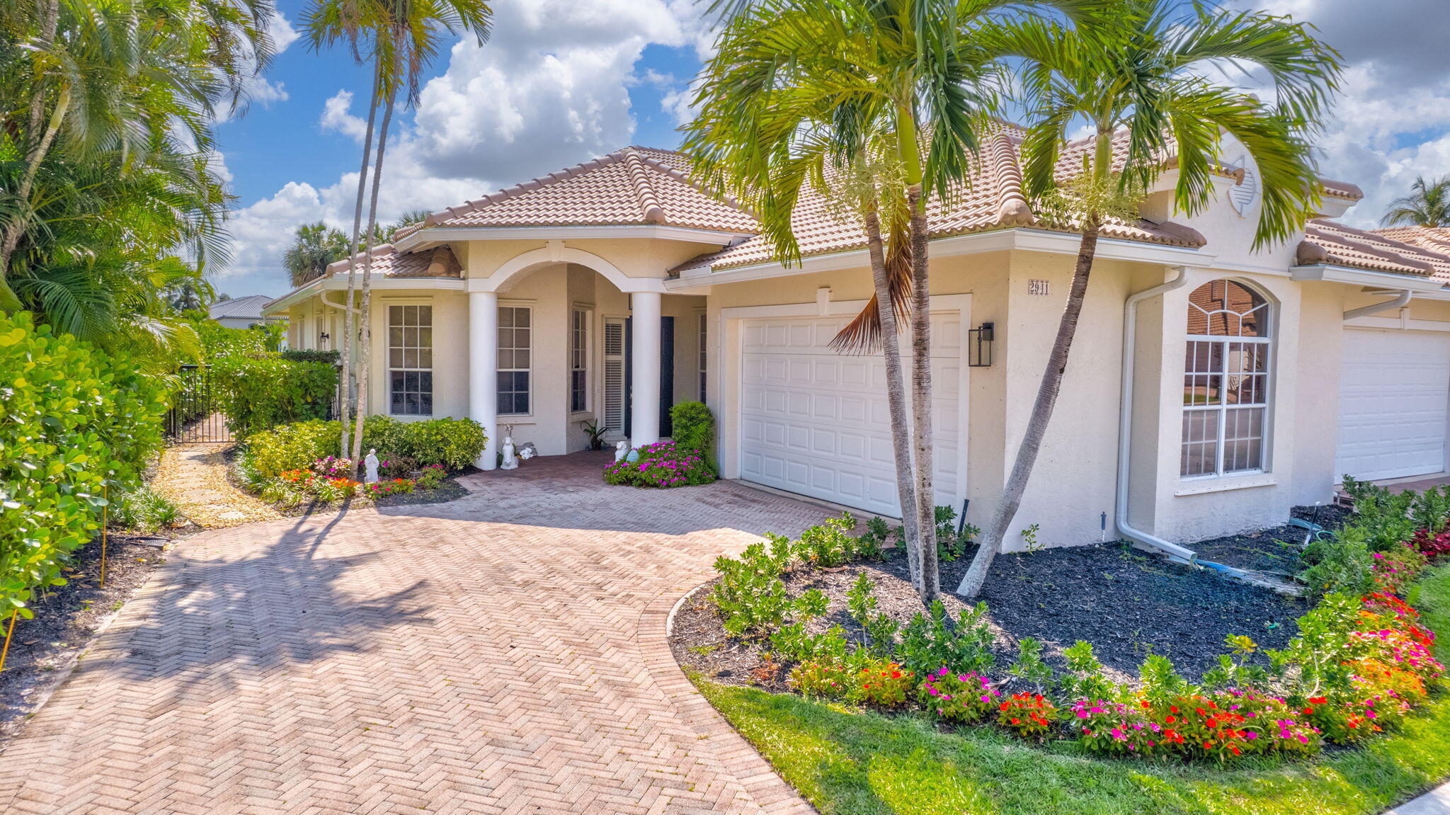 2941 Twin Oaks Way