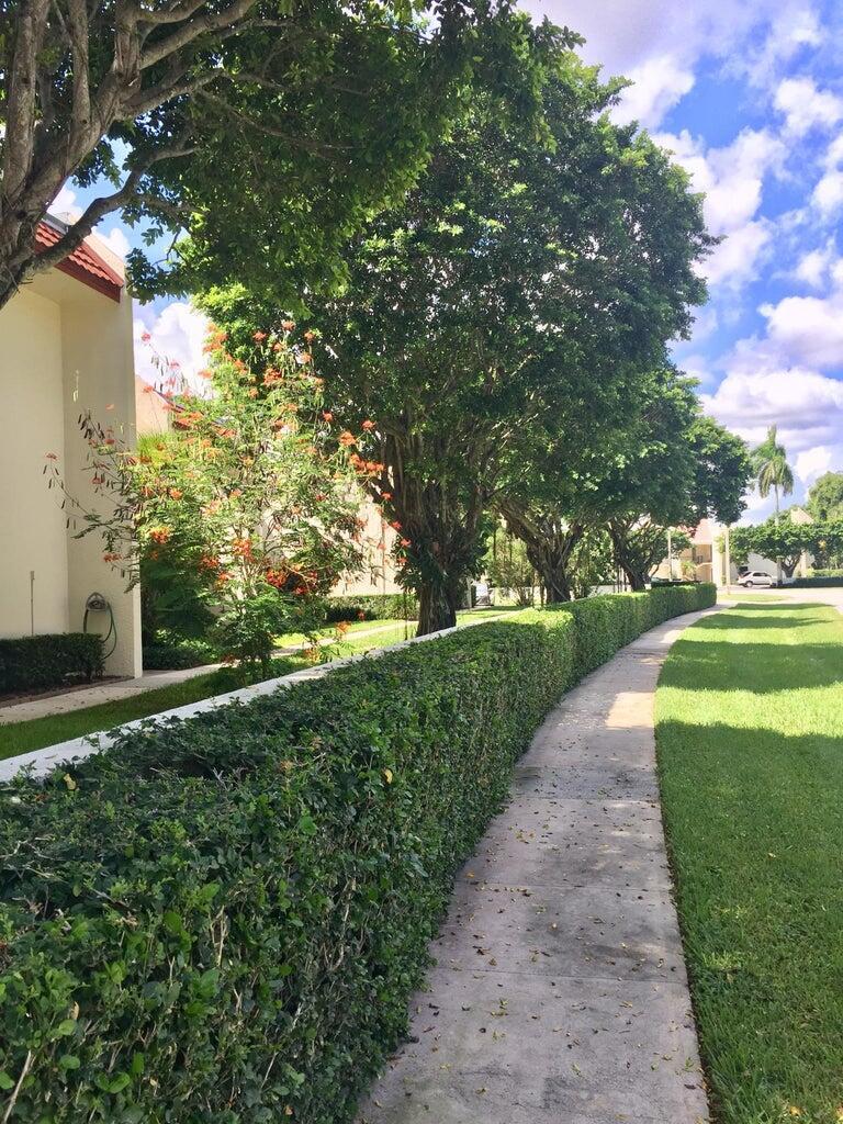 1714 Consulate Place 101