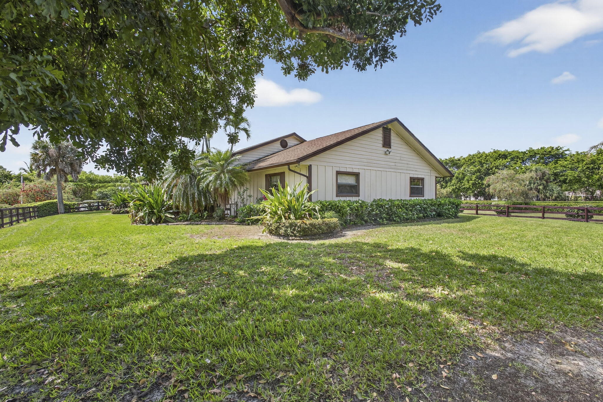 739 Cindy Circle Lane