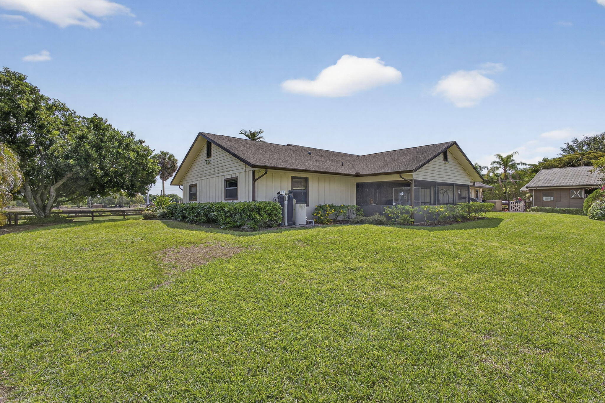 739 Cindy Circle Lane