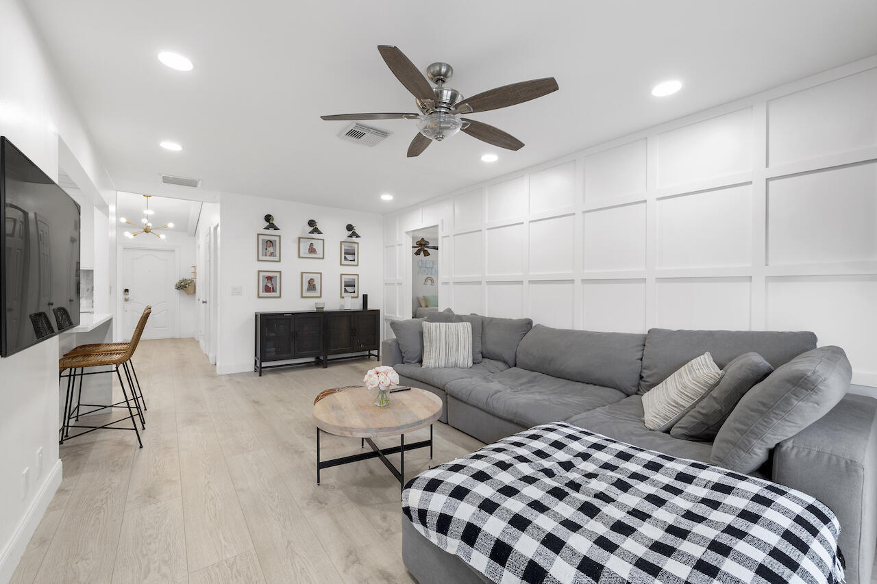 1145 Hickory Trail