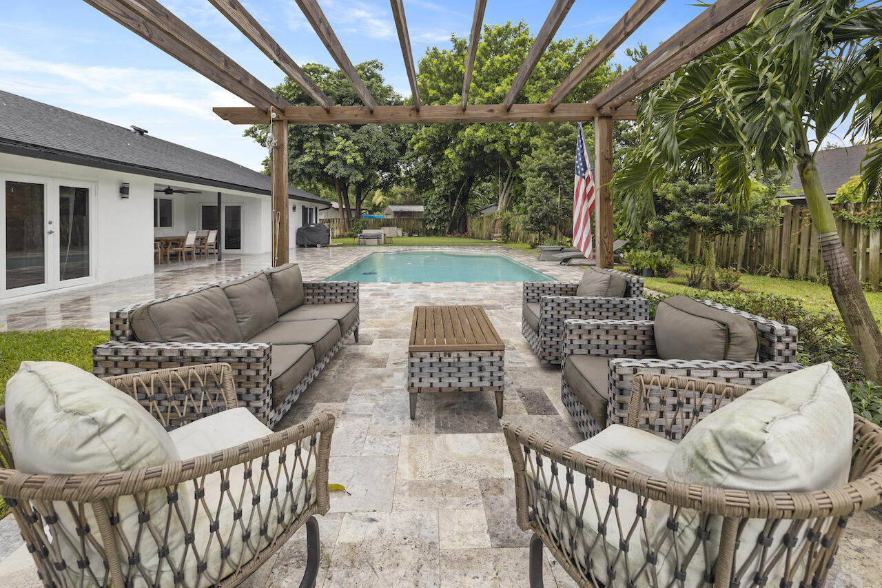 1145 Hickory Trail