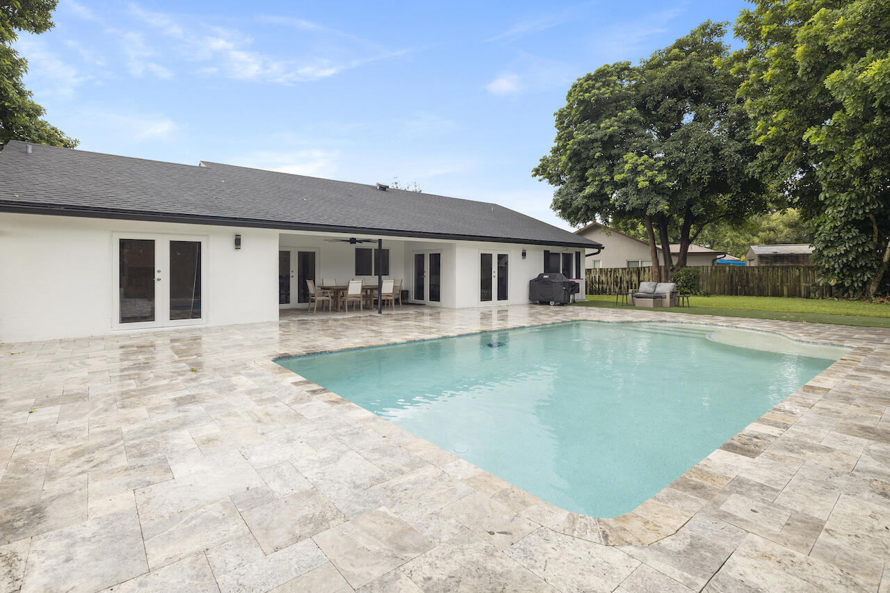 1145 Hickory Trail