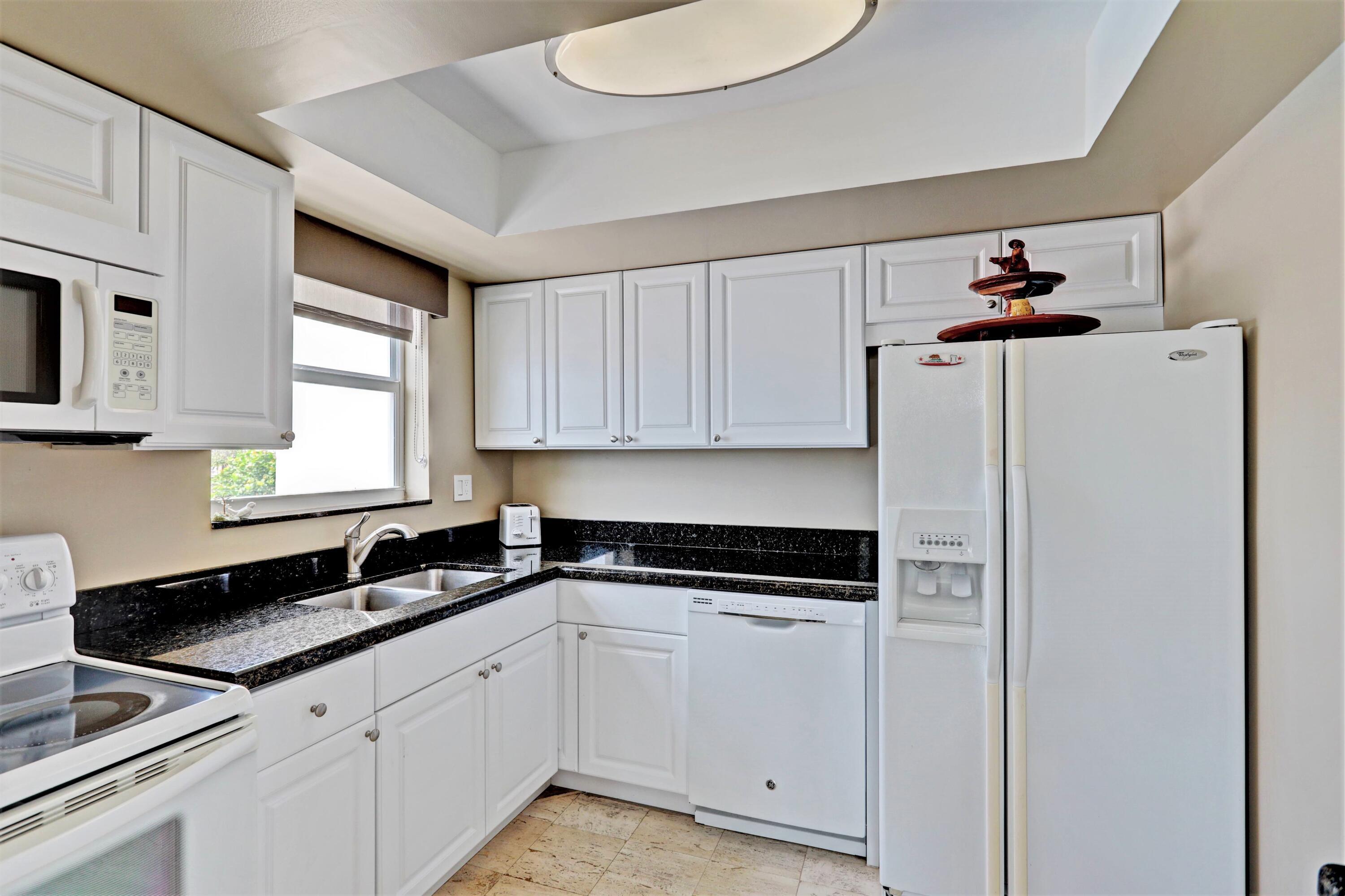 1820 New Palm Way 201