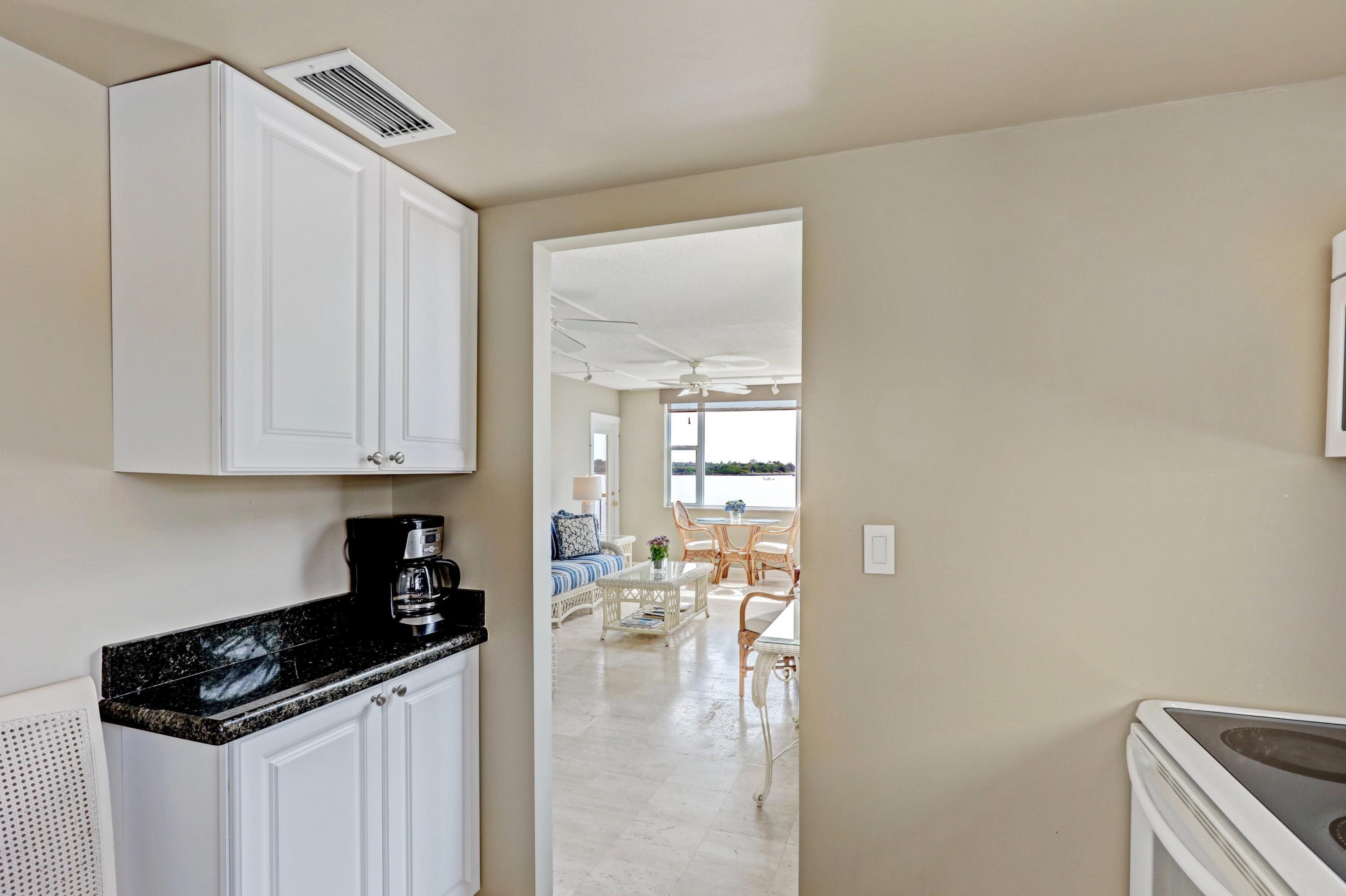 1820 New Palm Way 201
