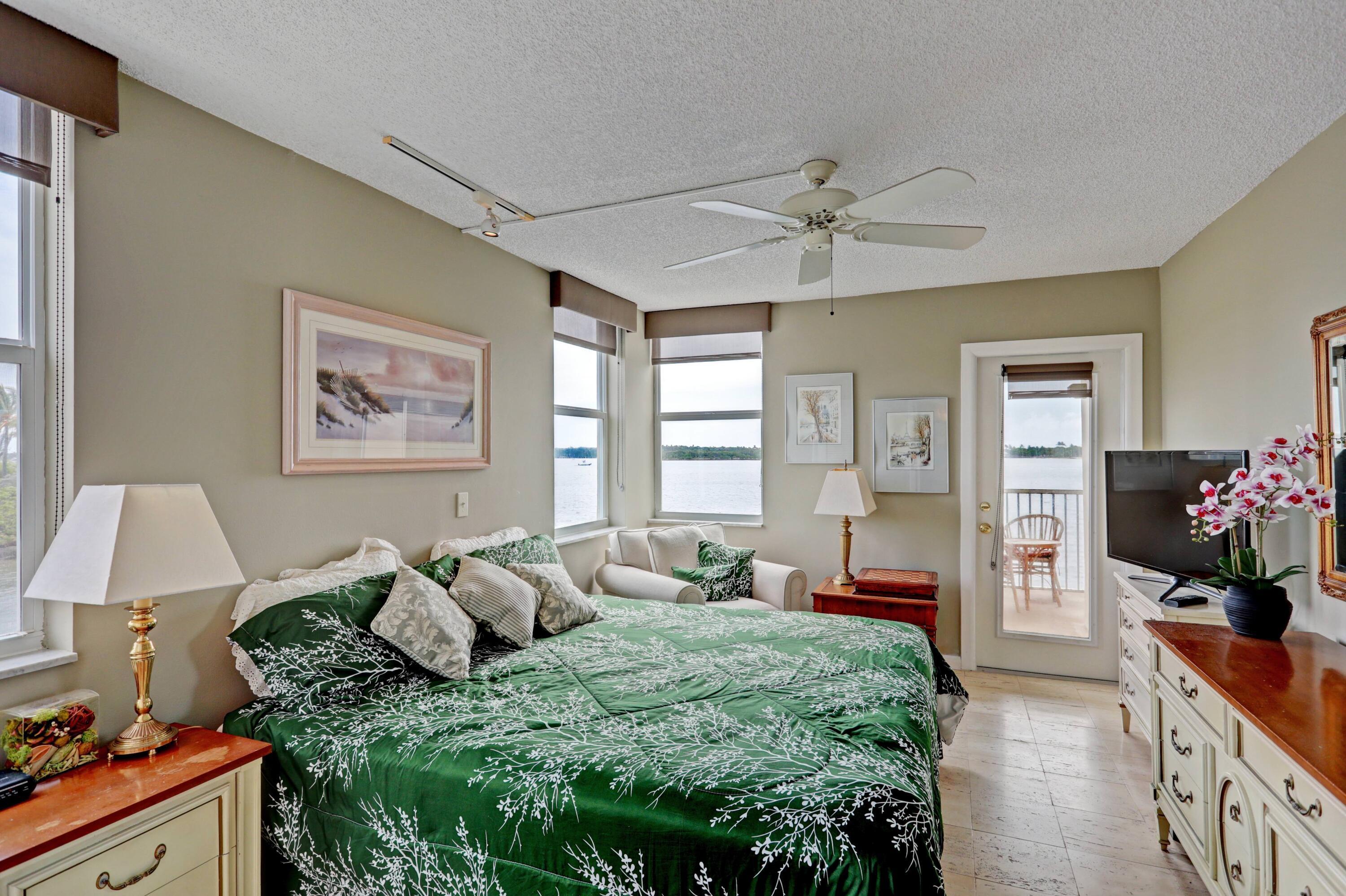 1820 New Palm Way 201