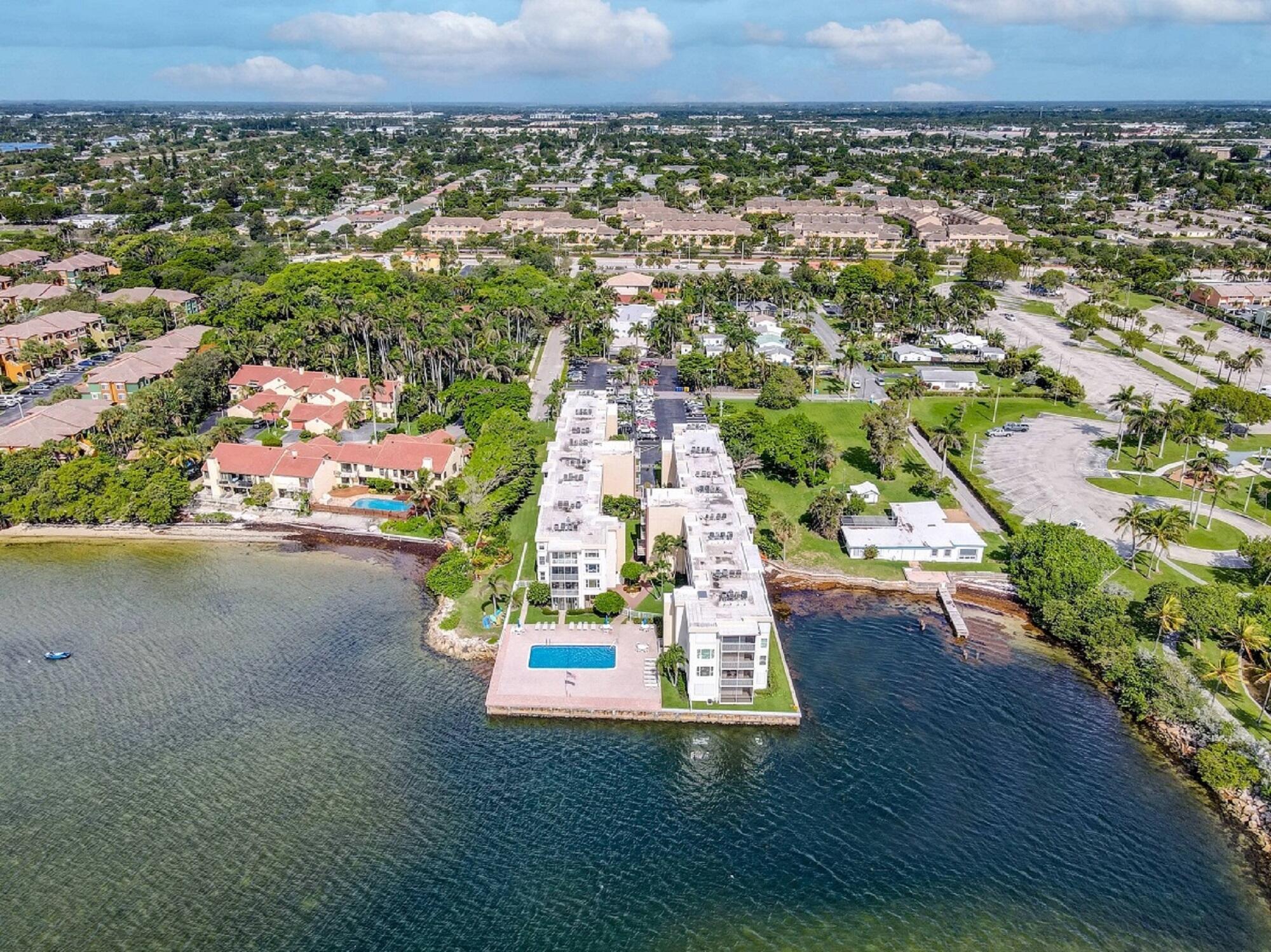 1820 New Palm Way 201