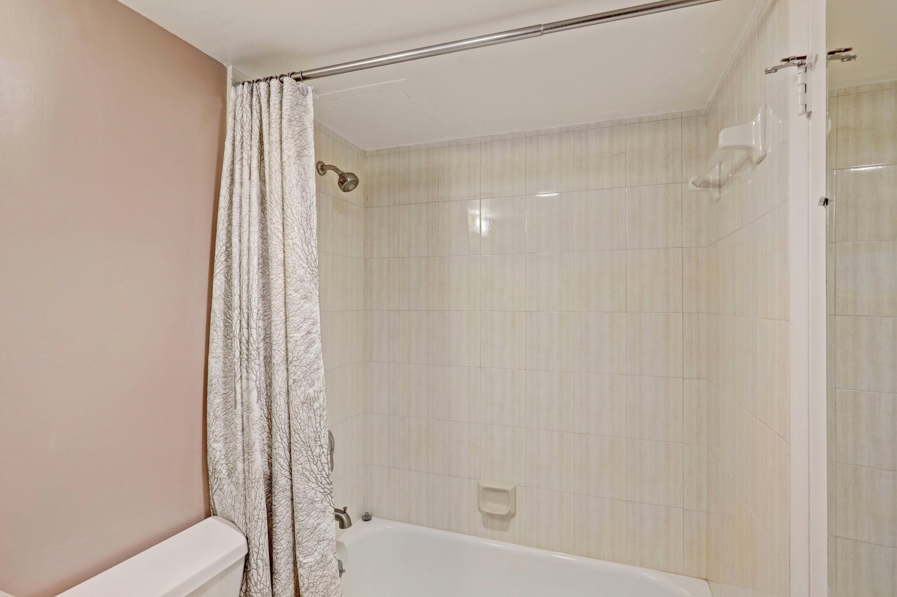 1820 New Palm Way 201