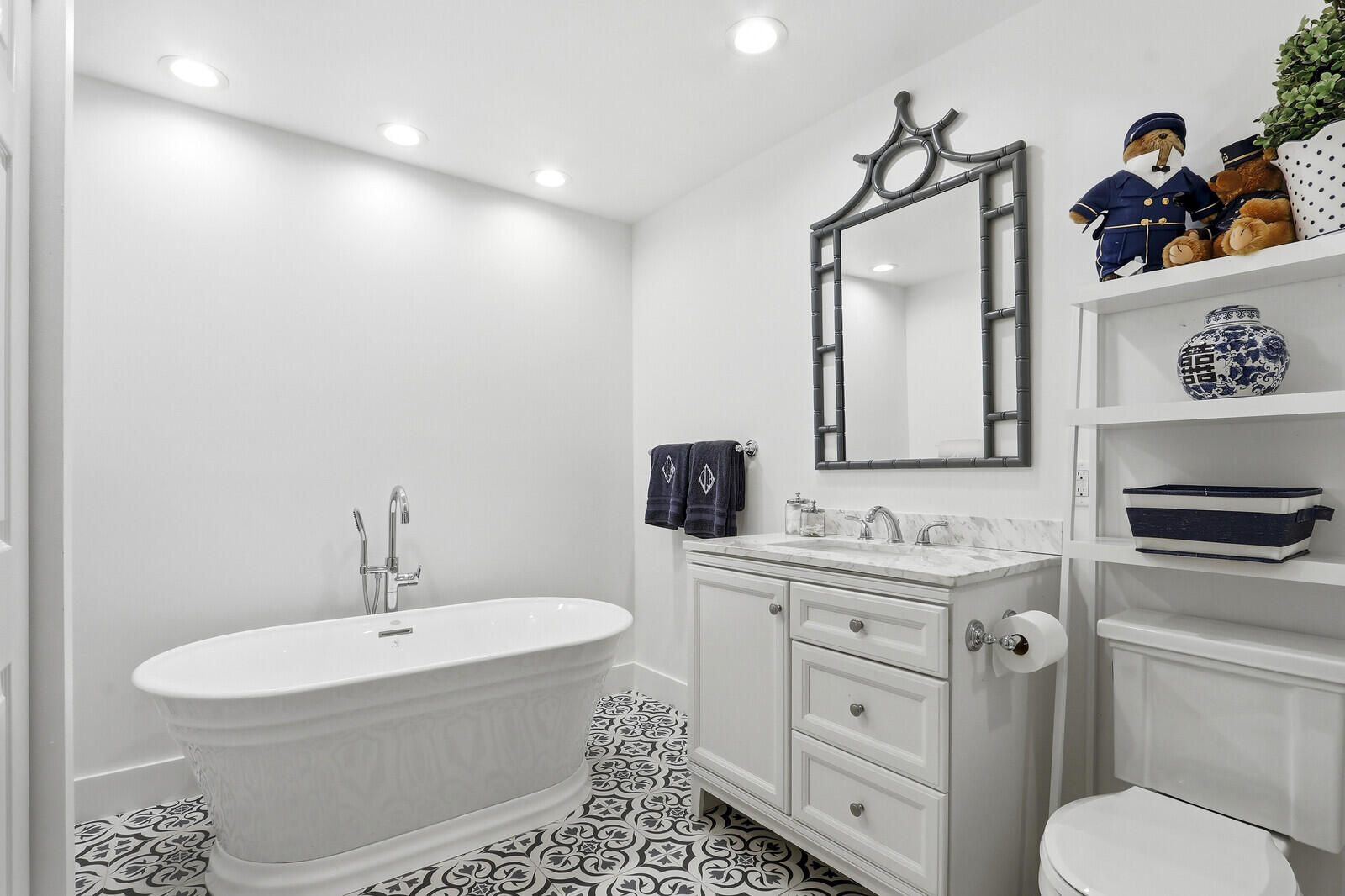 2465 Vista Del Prado Drive