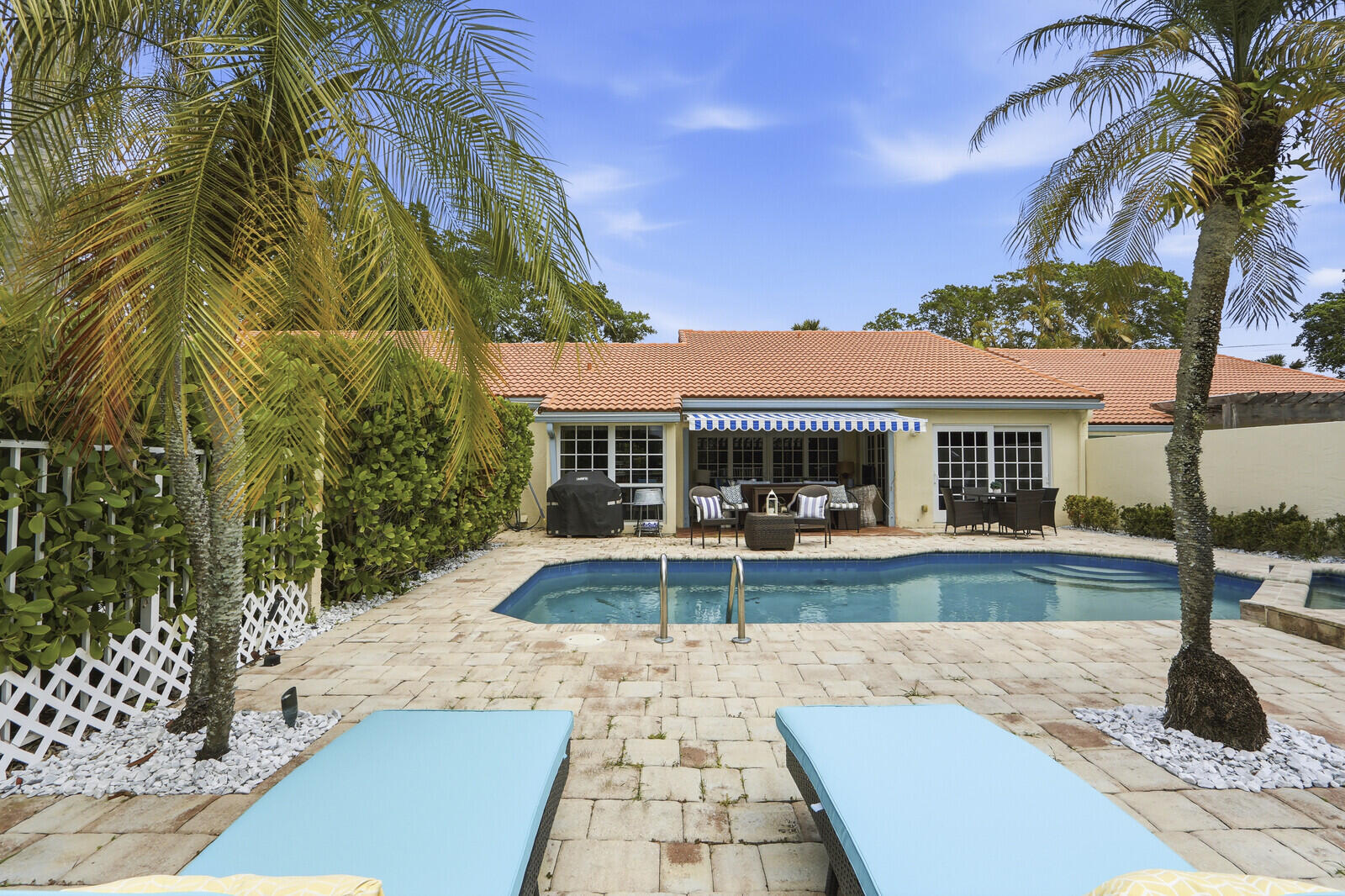 2465 Vista Del Prado Drive