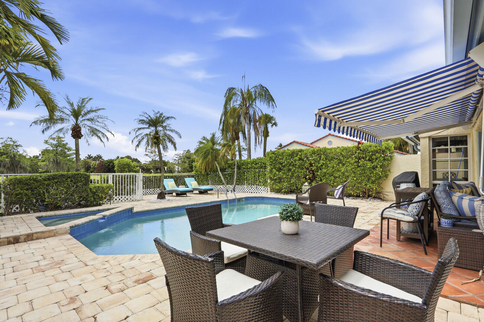 2465 Vista Del Prado Drive