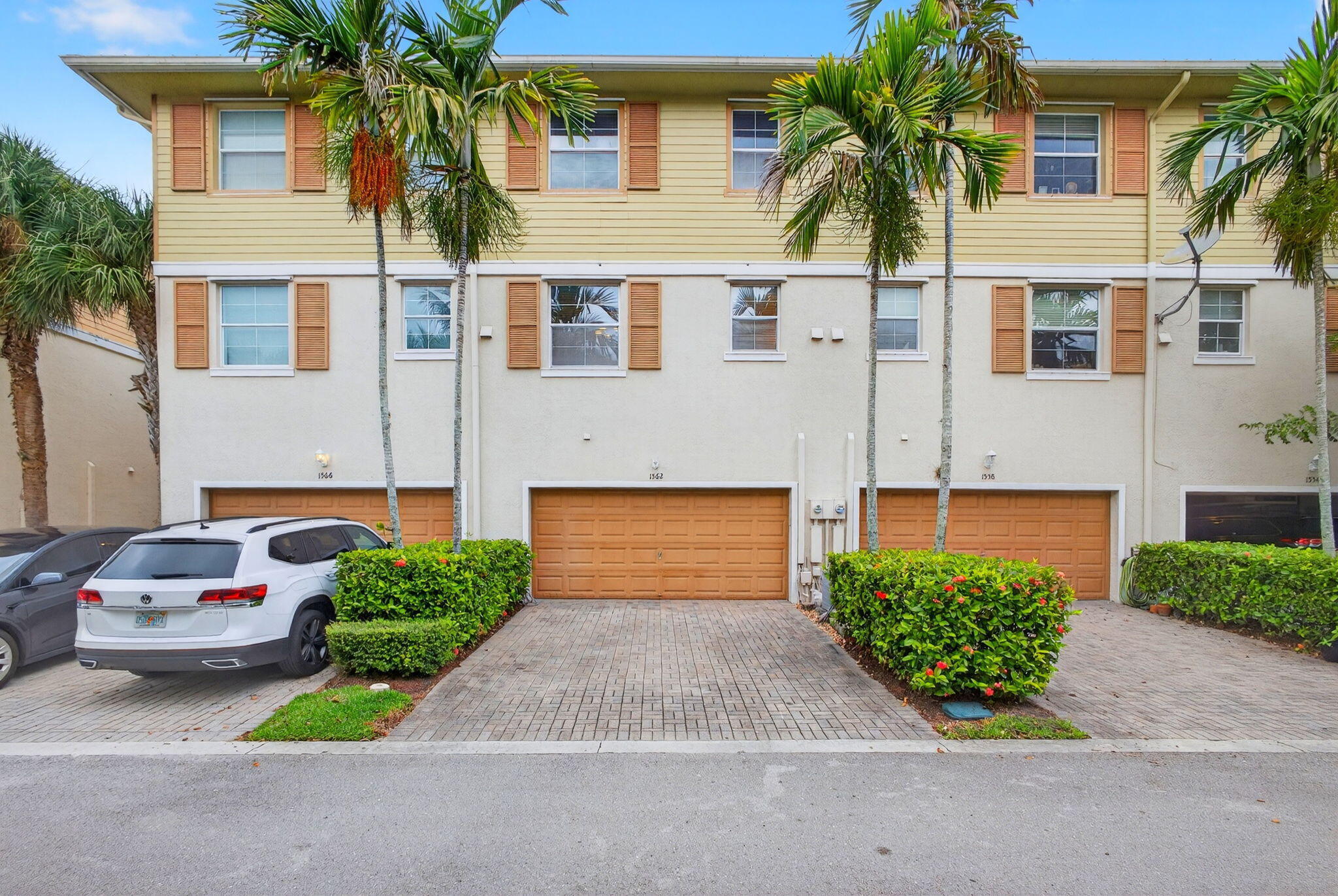 1562 Grande Cull Way