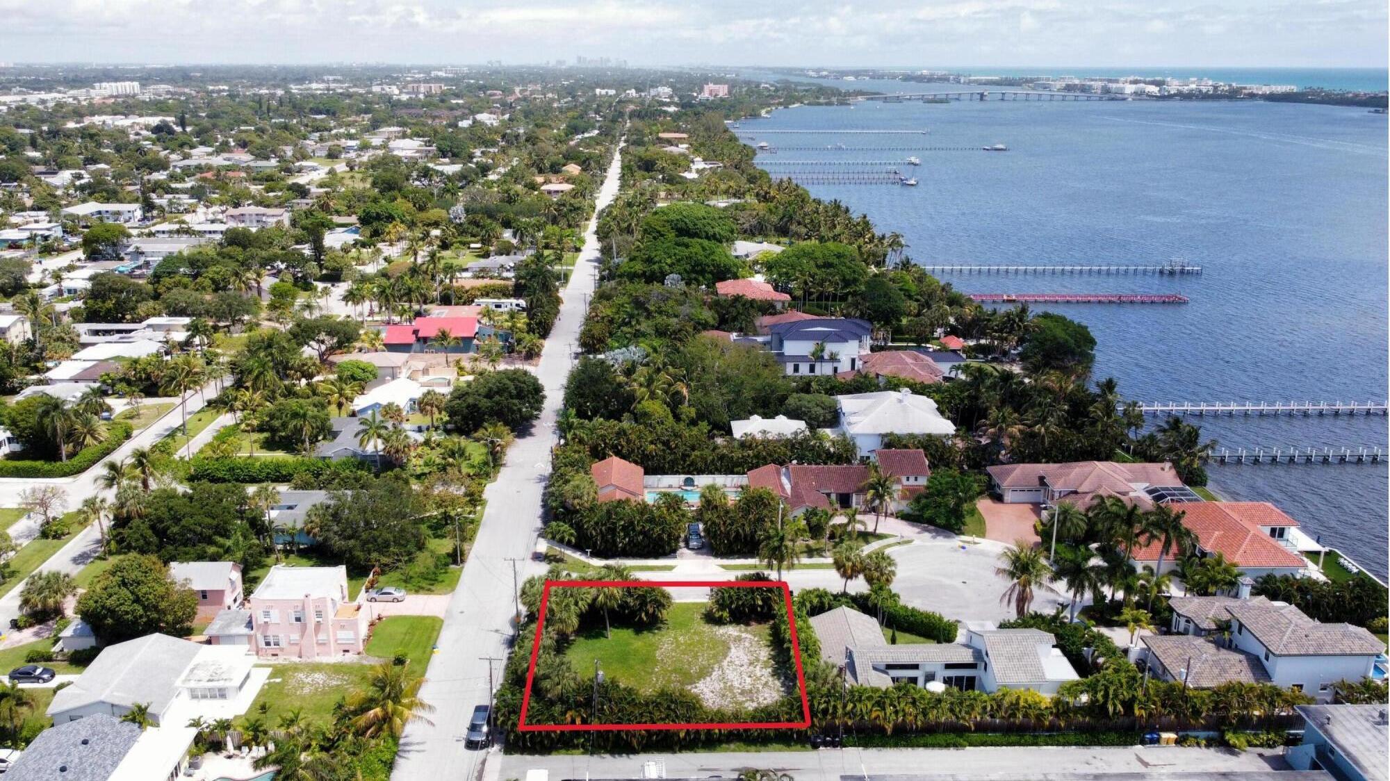7 Lakeside Palms Court