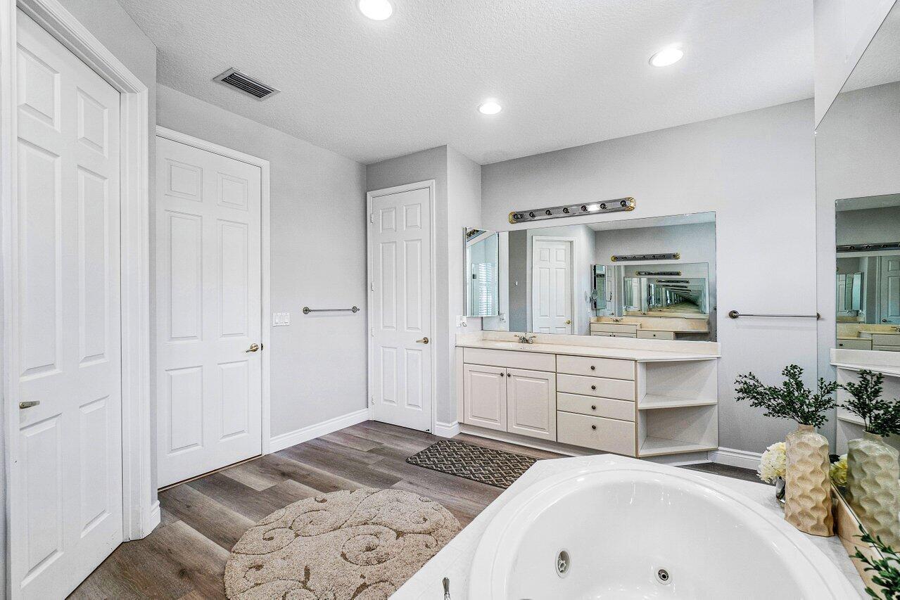 11750 Osprey Pointe Circle