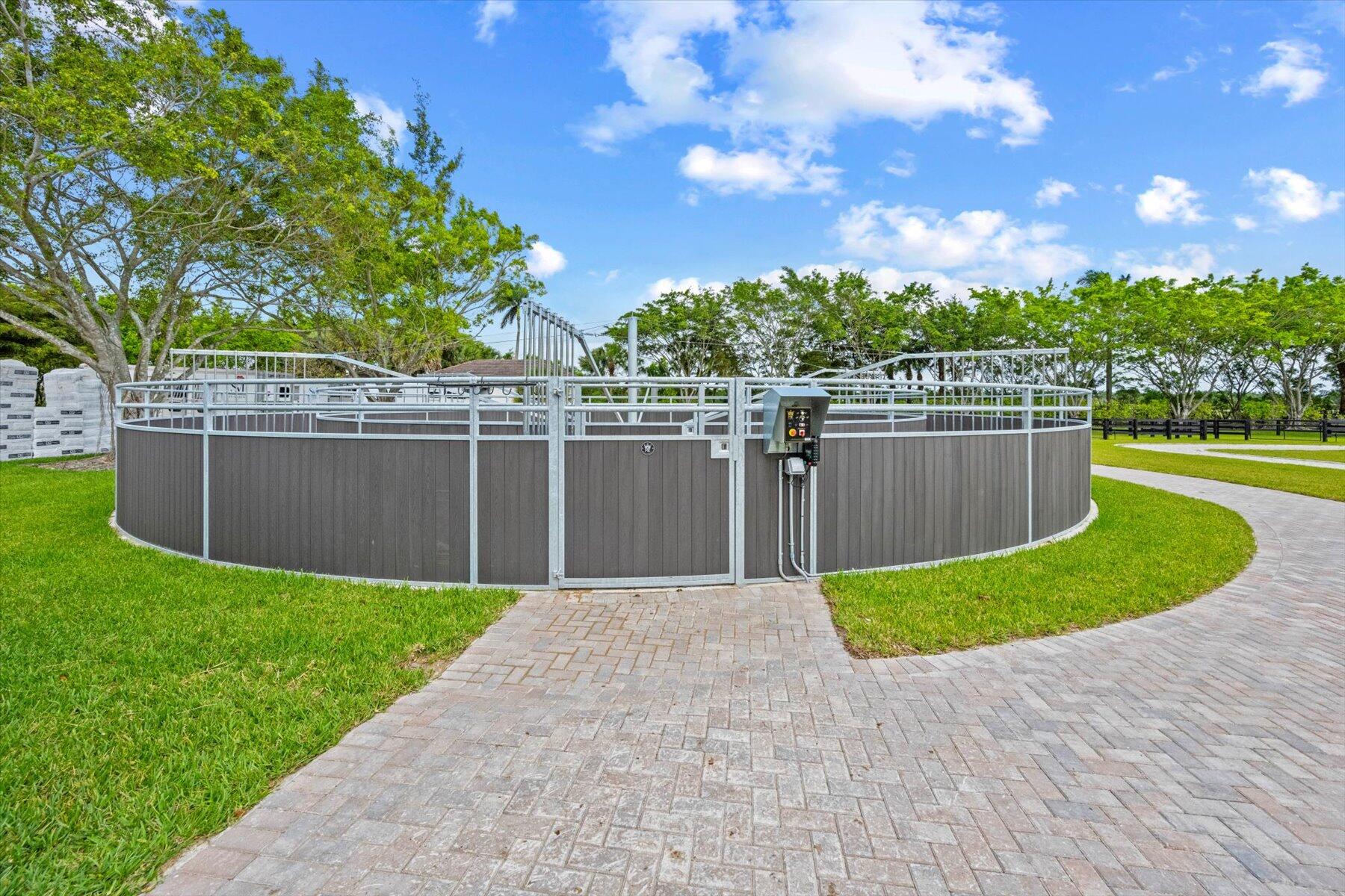 12995 Via Christina