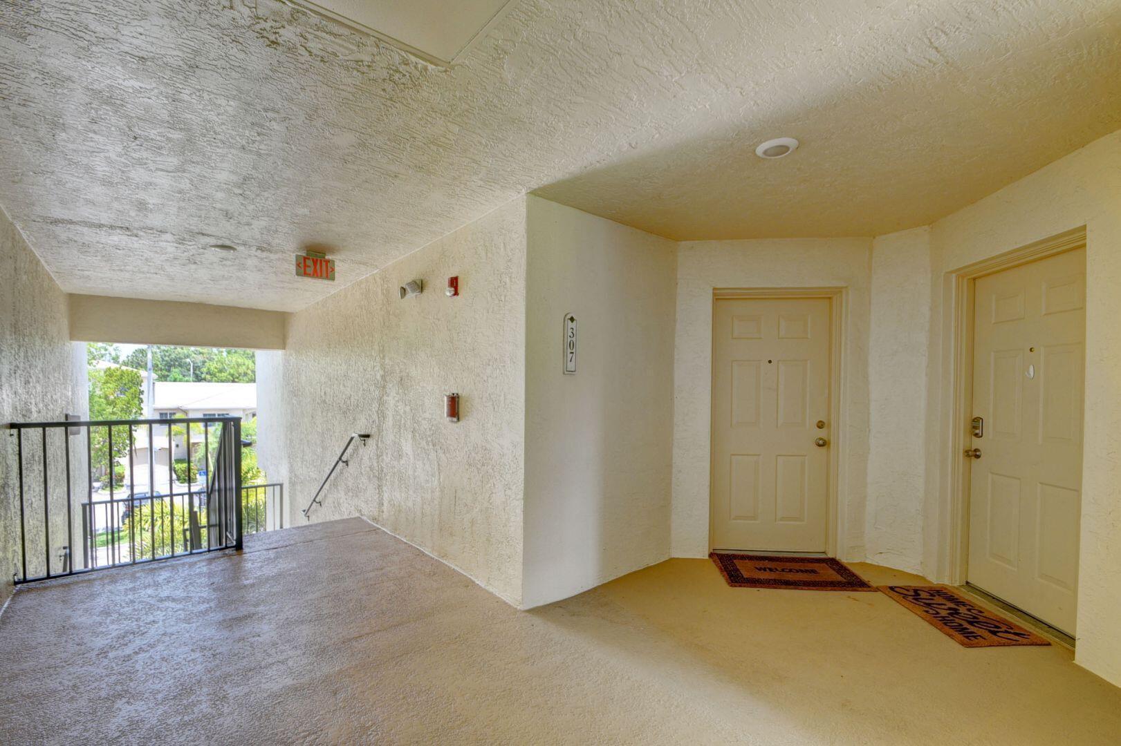 300 Crestwood Court N 307