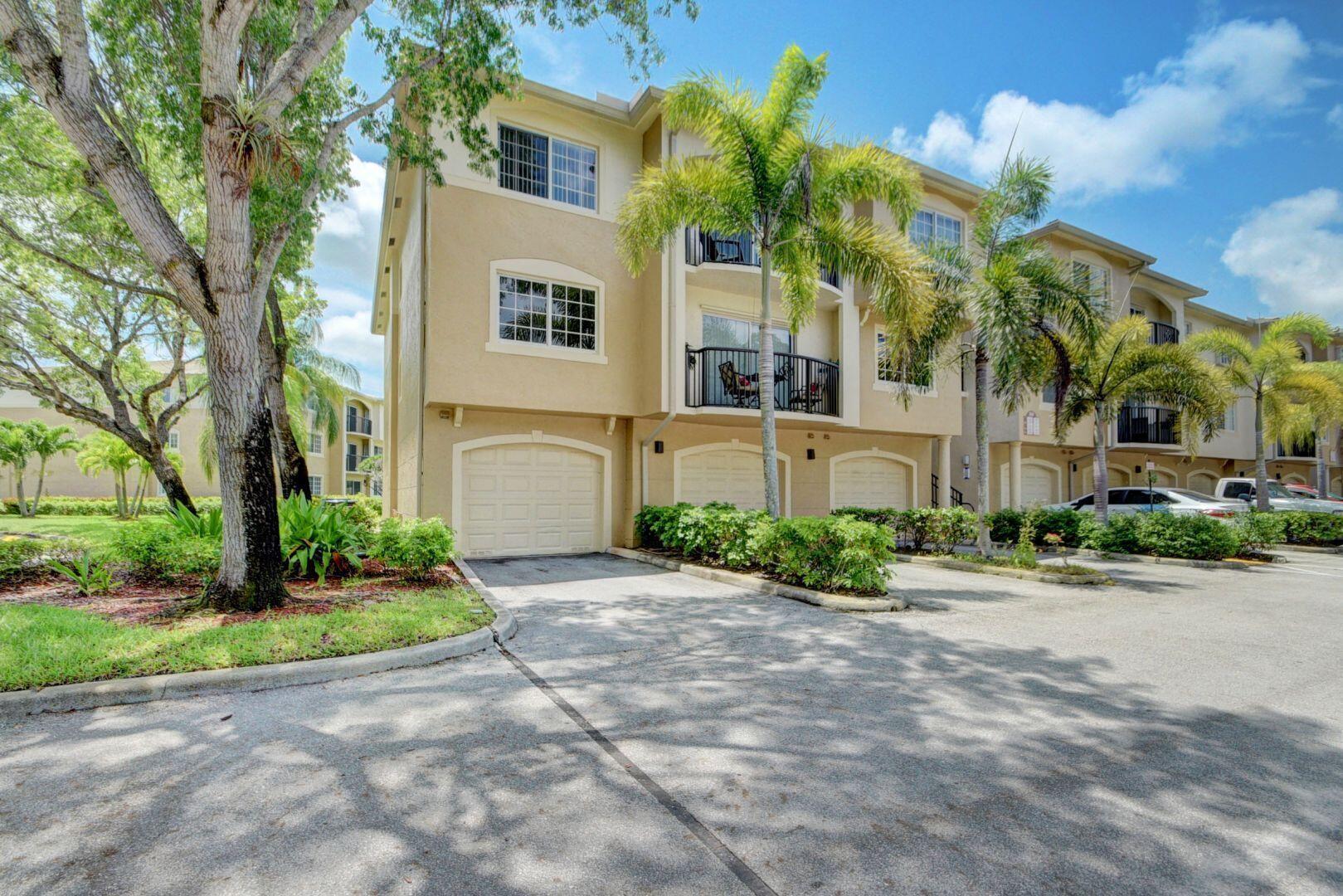 300 Crestwood Court N 307