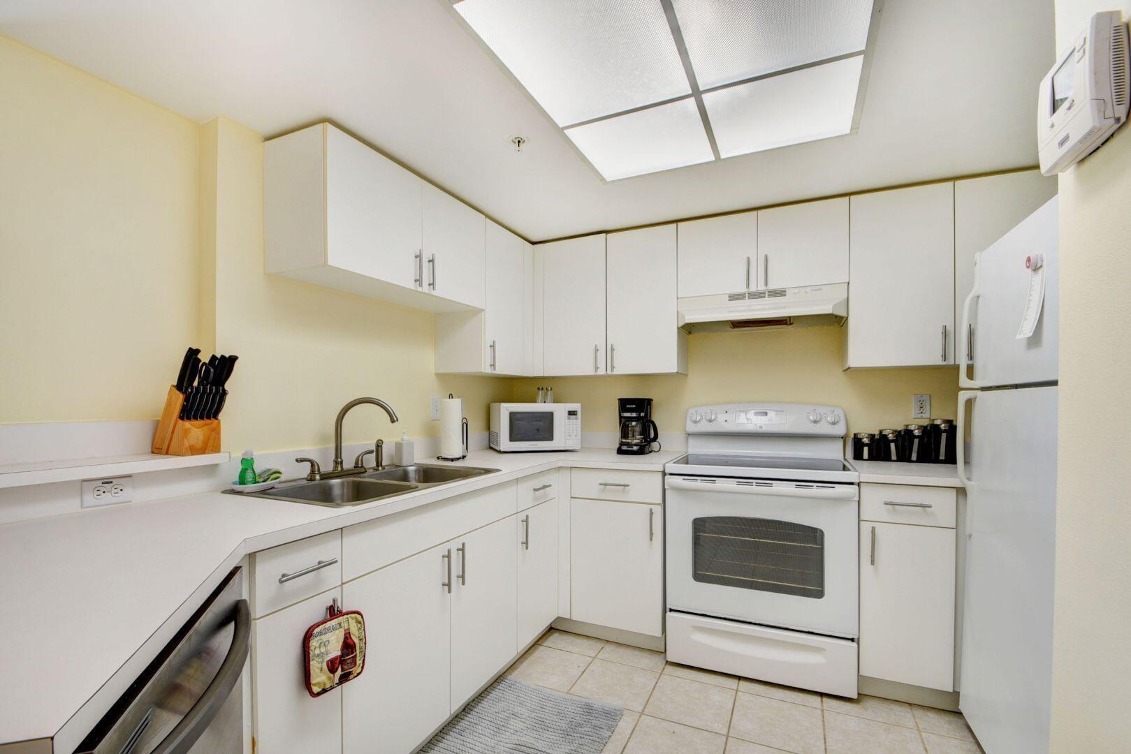 300 Crestwood Court N 307
