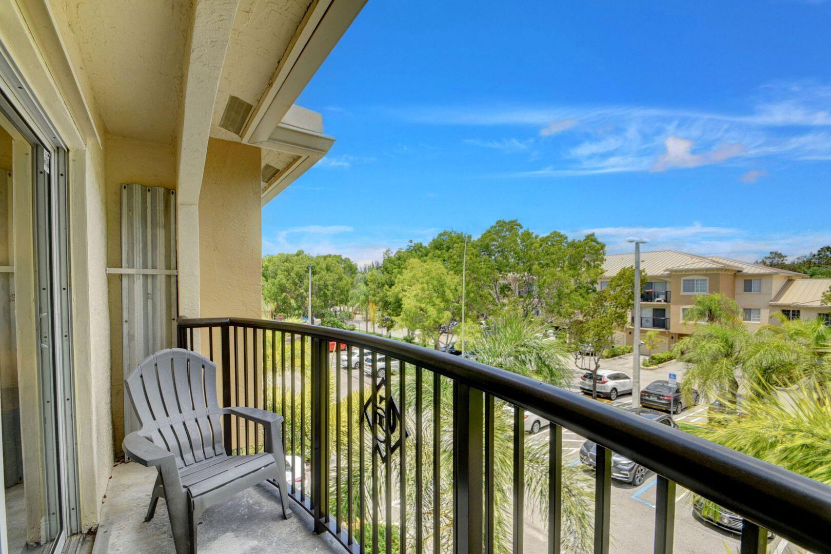 300 Crestwood Court N 307