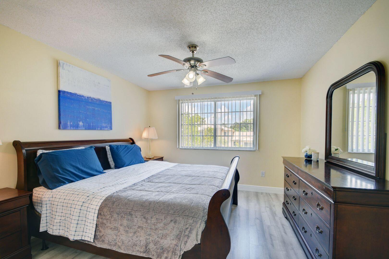 300 Crestwood Court N 307