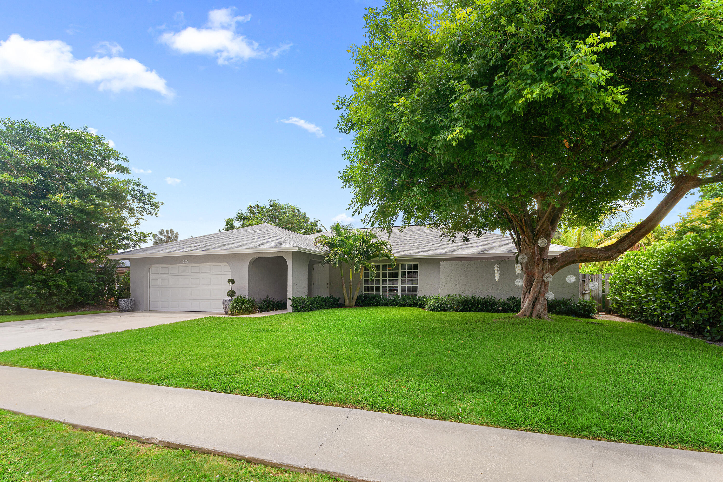 1739 Brae Burn Place