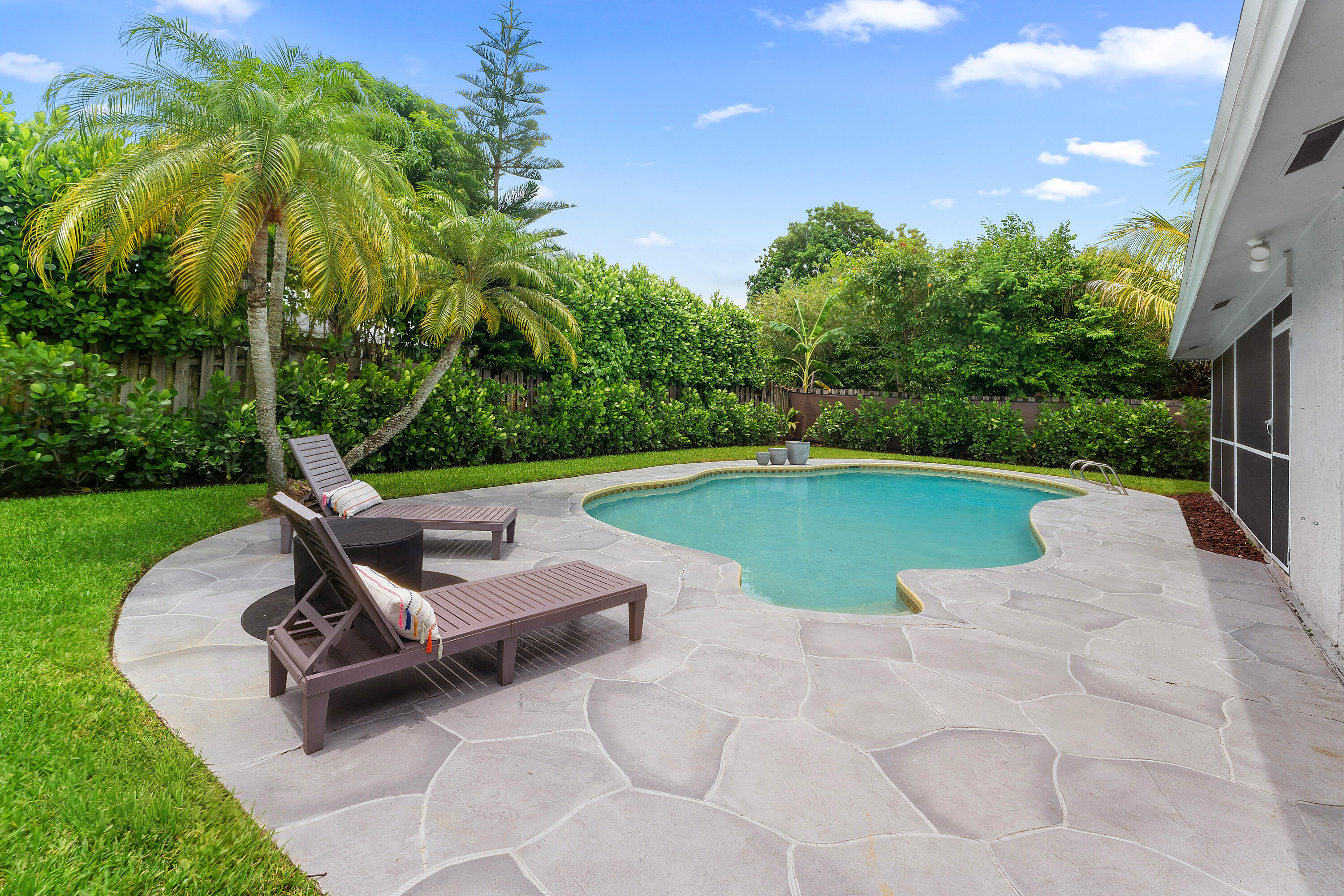 1739 Brae Burn Place