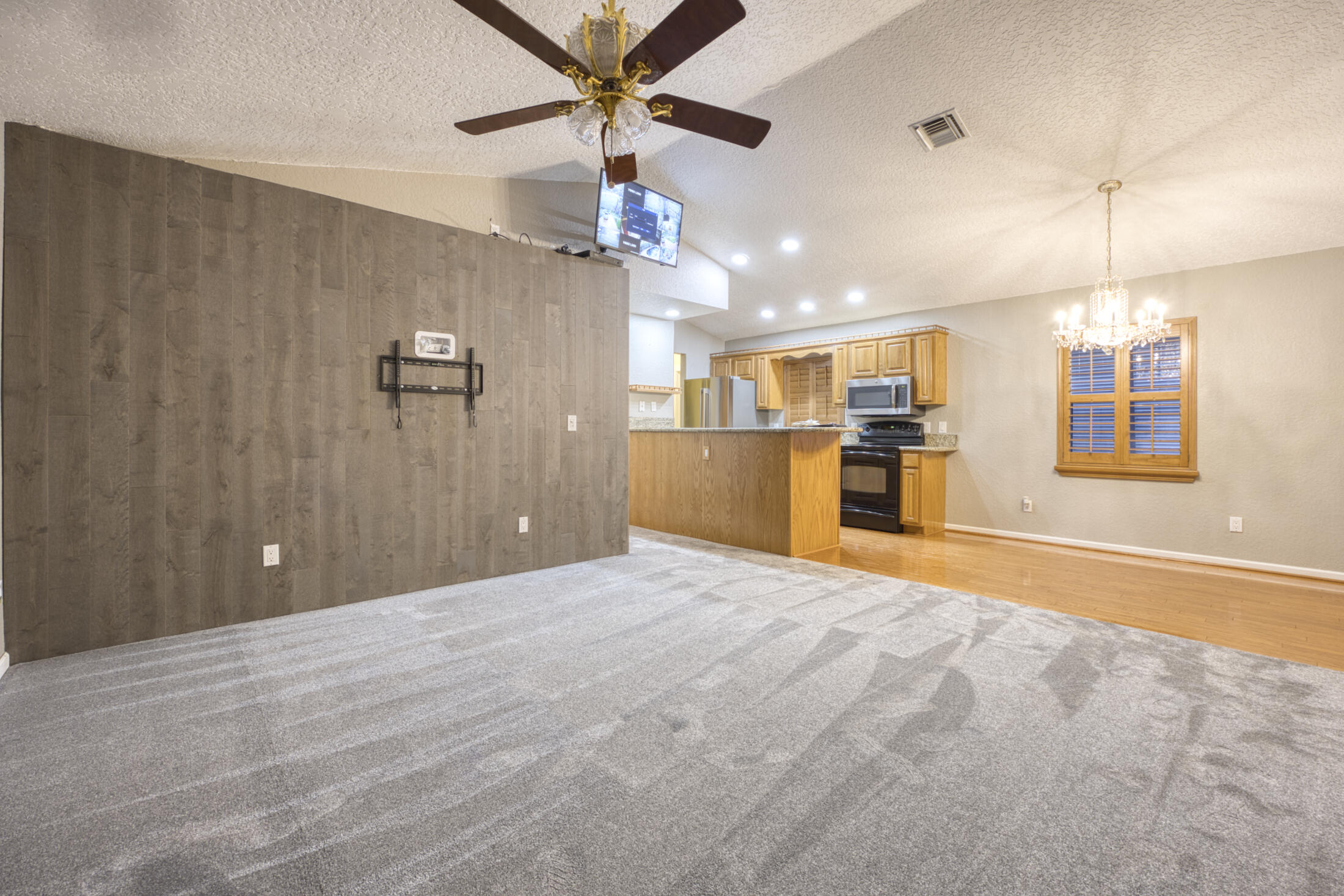 1672 ERIE Terrace