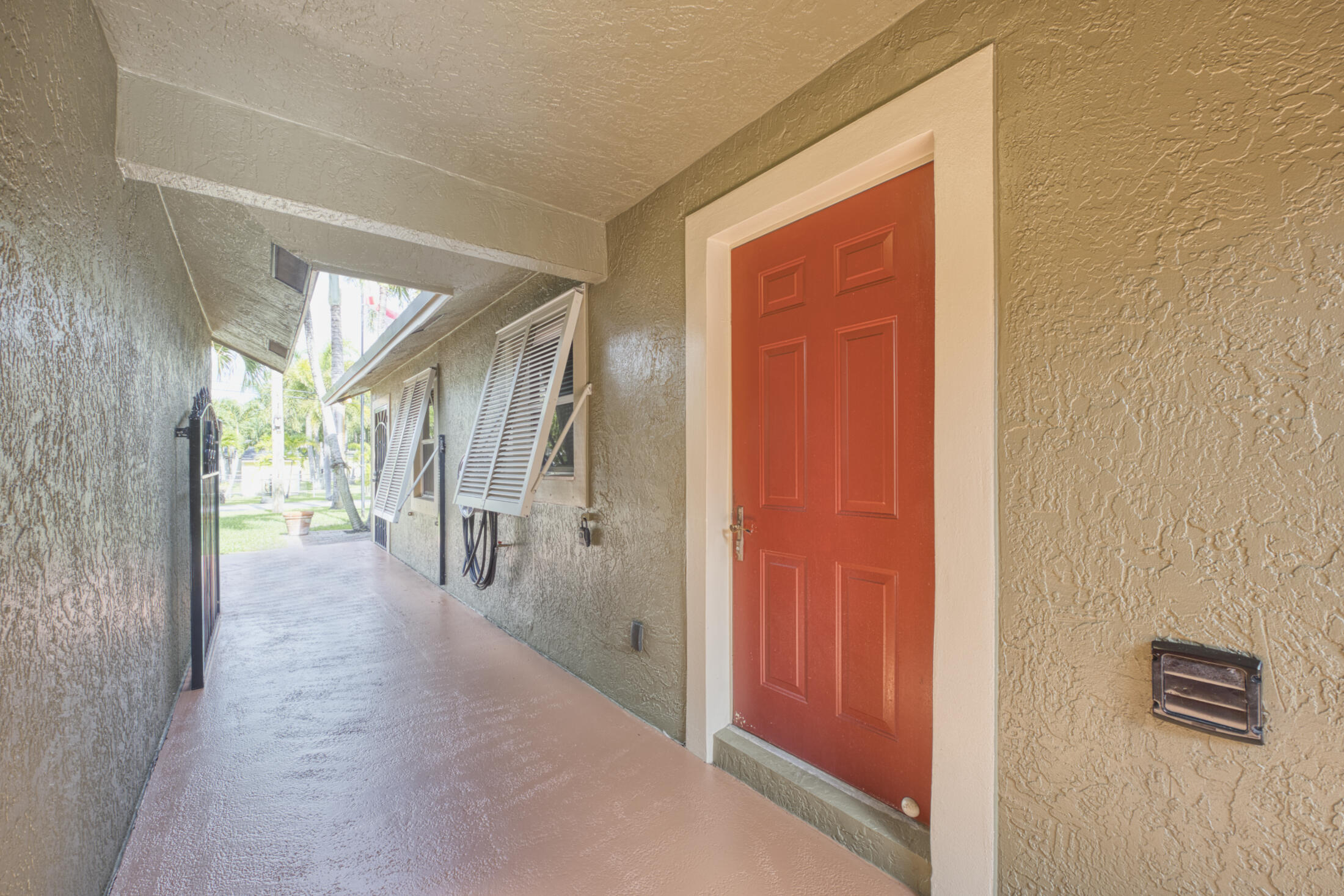 1672 ERIE Terrace