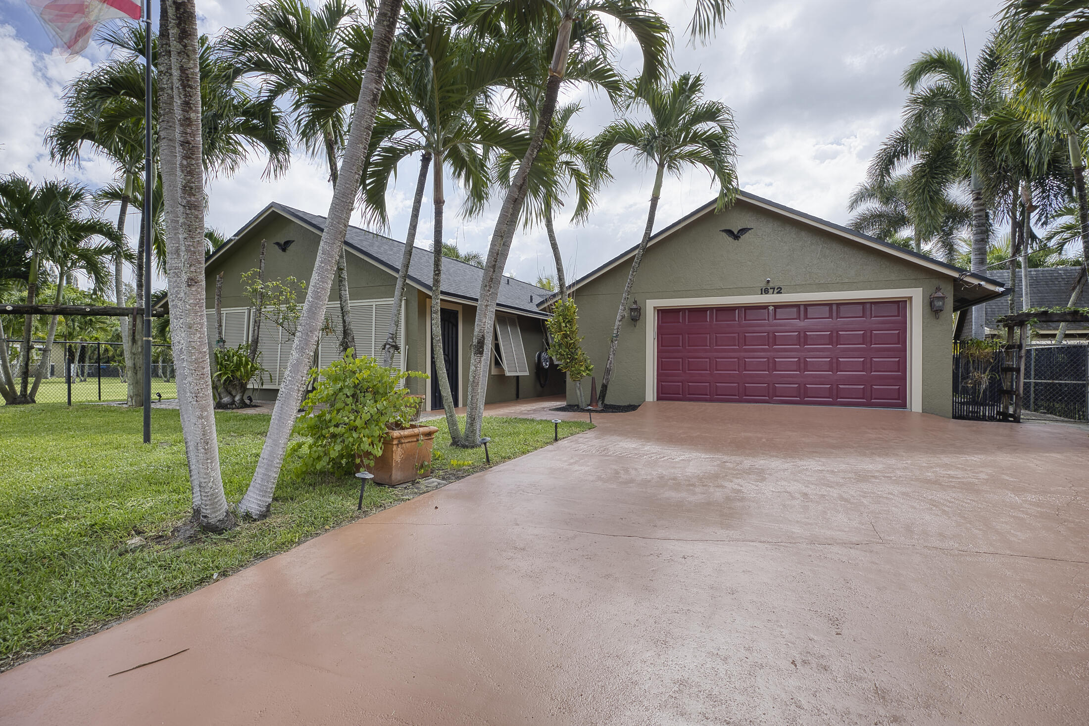 1672 ERIE Terrace