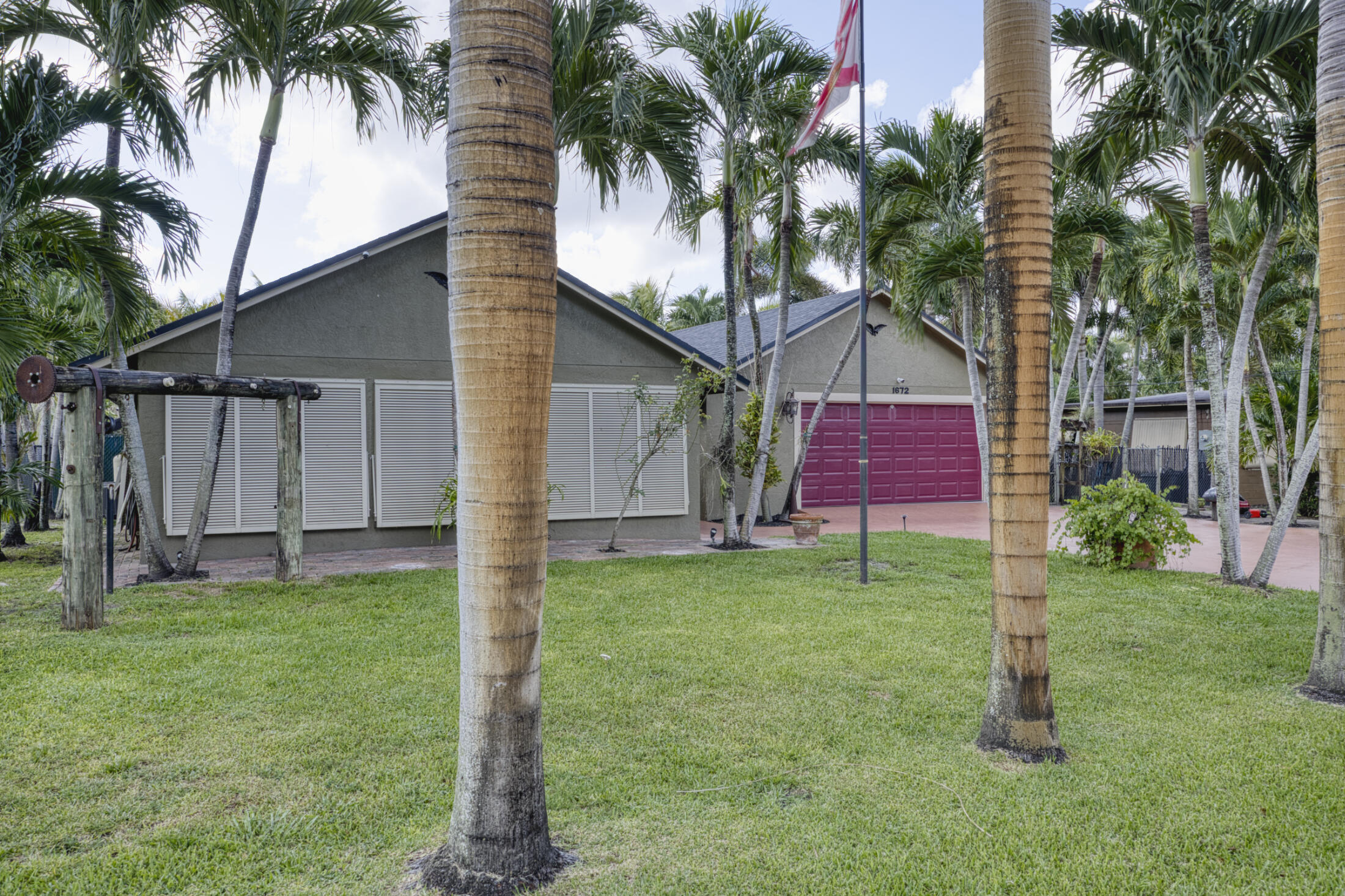 1672 ERIE Terrace