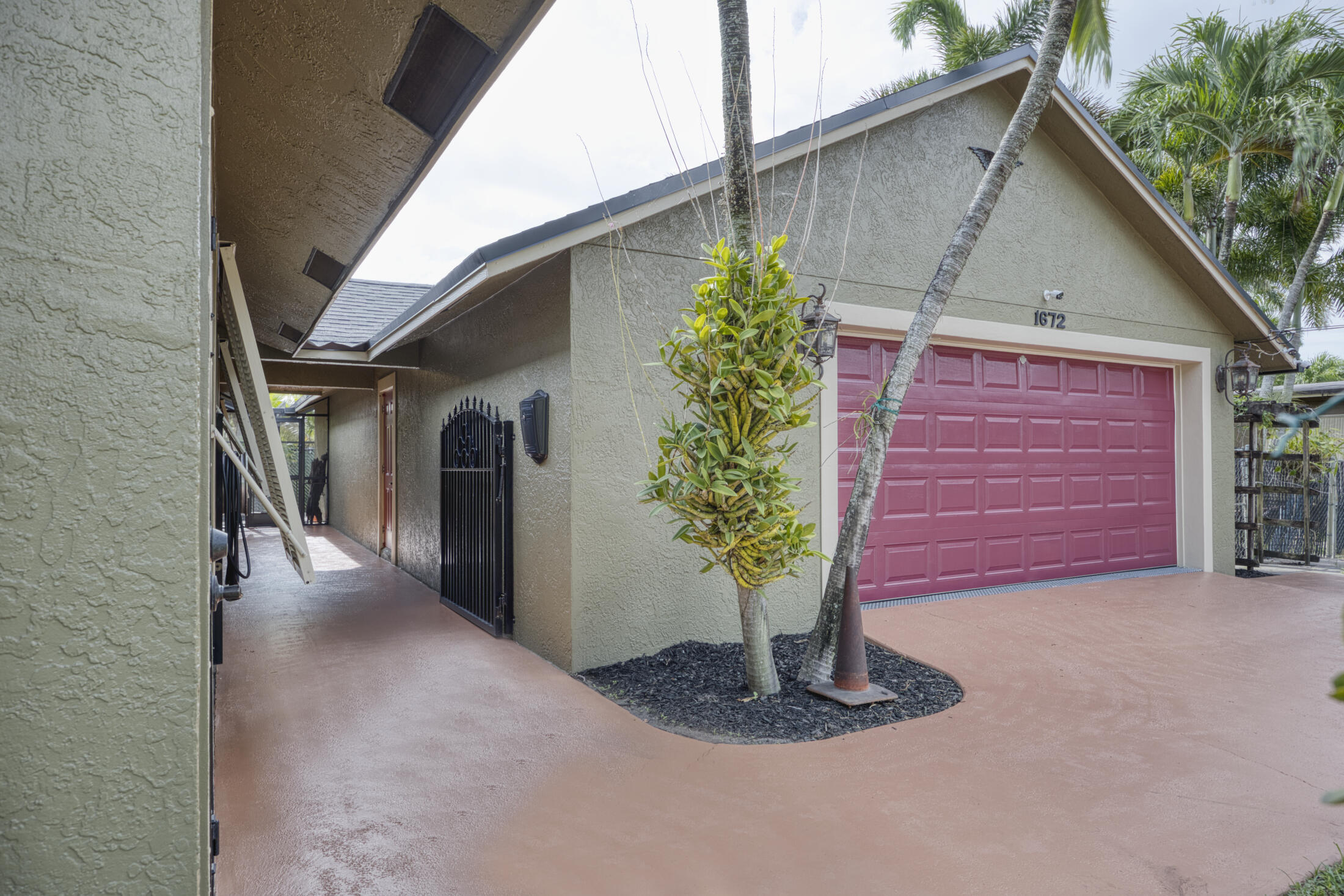 1672 ERIE Terrace