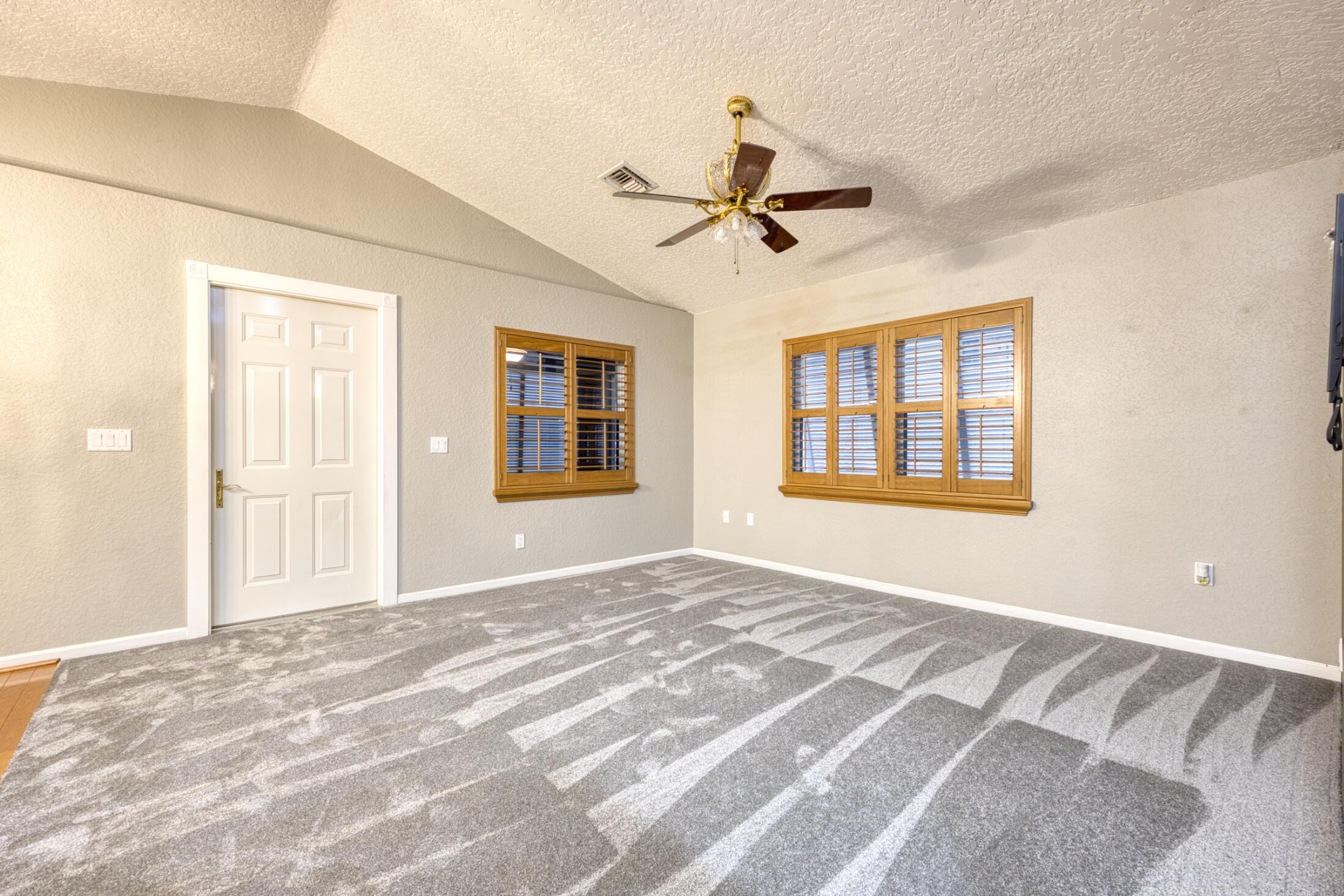 1672 ERIE Terrace