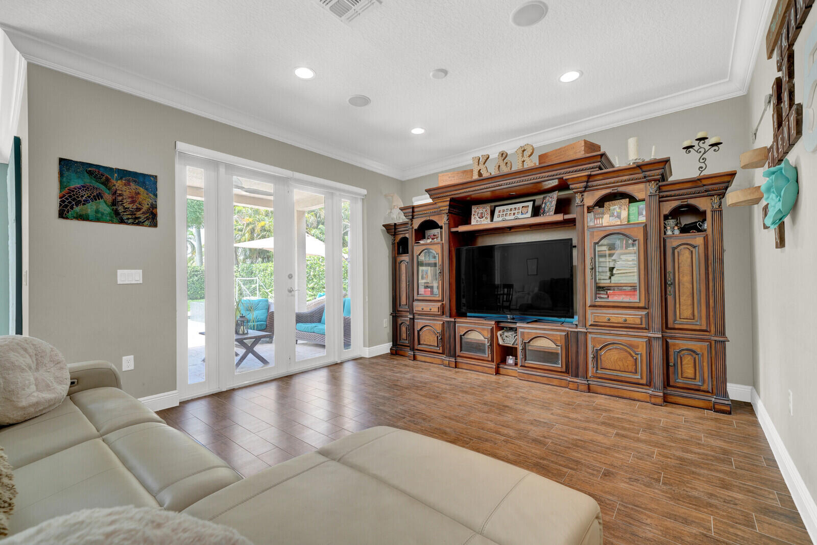 9535 PHIPPS Lane