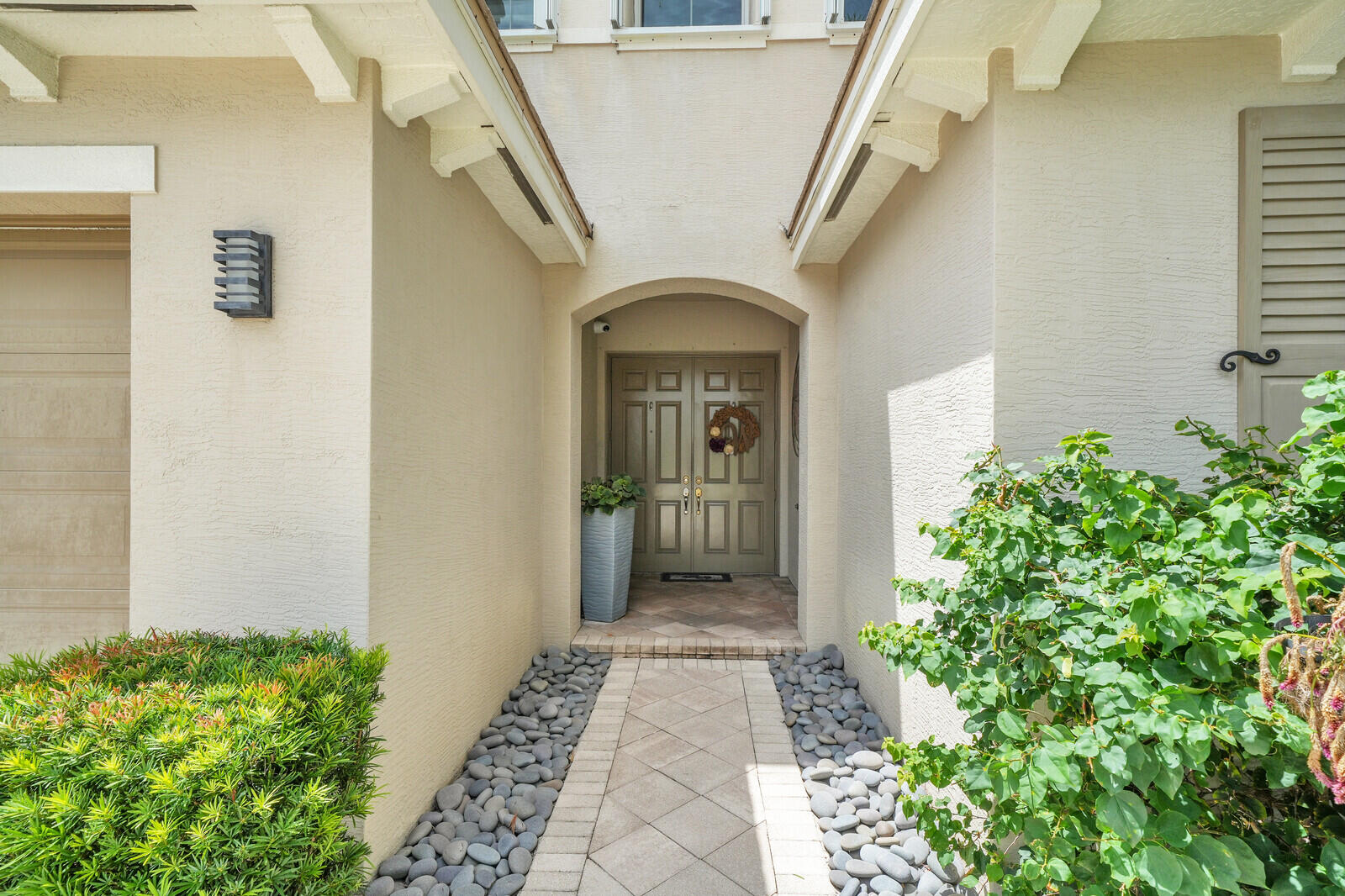 9535 PHIPPS Lane