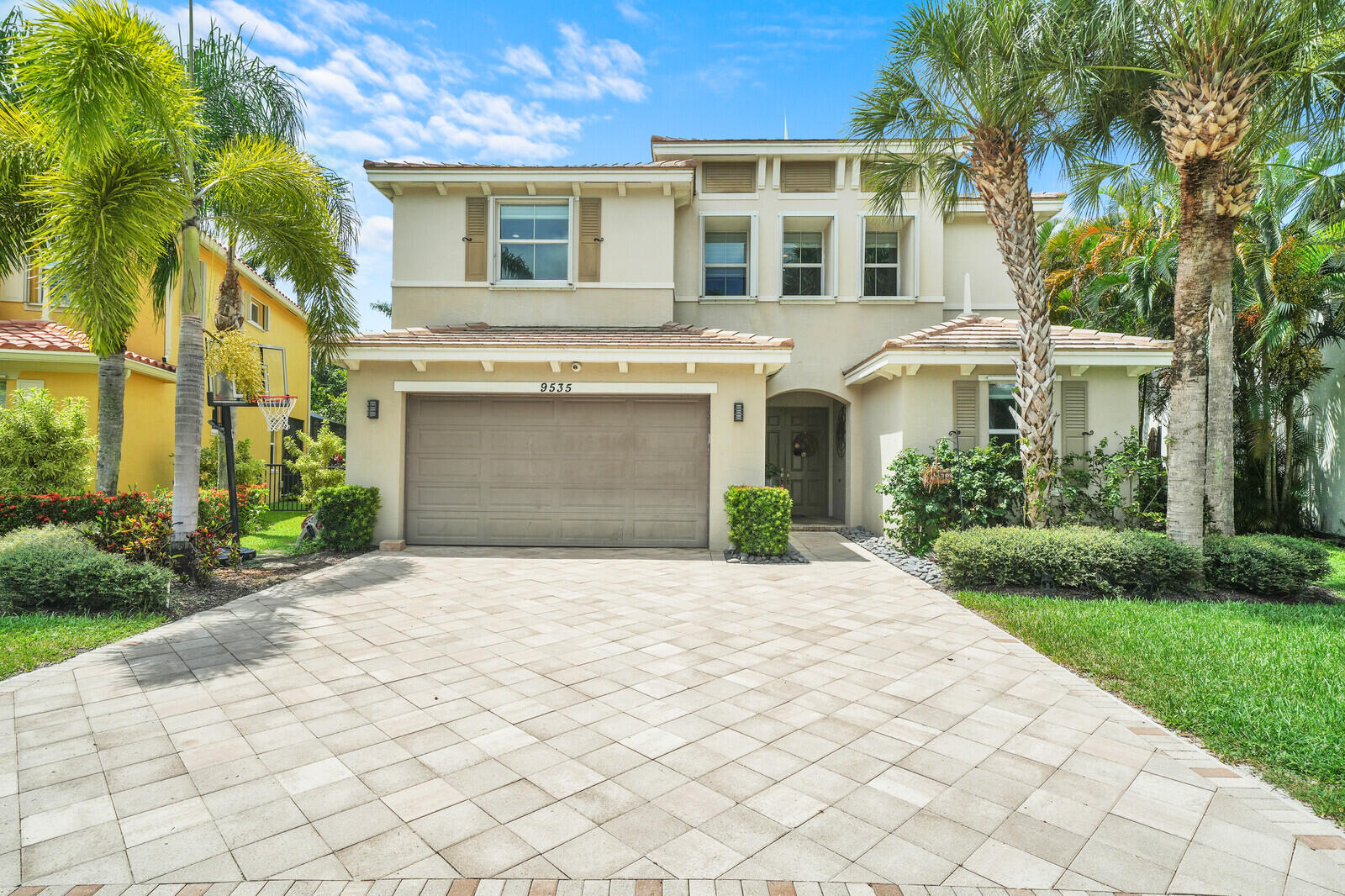 9535 PHIPPS Lane
