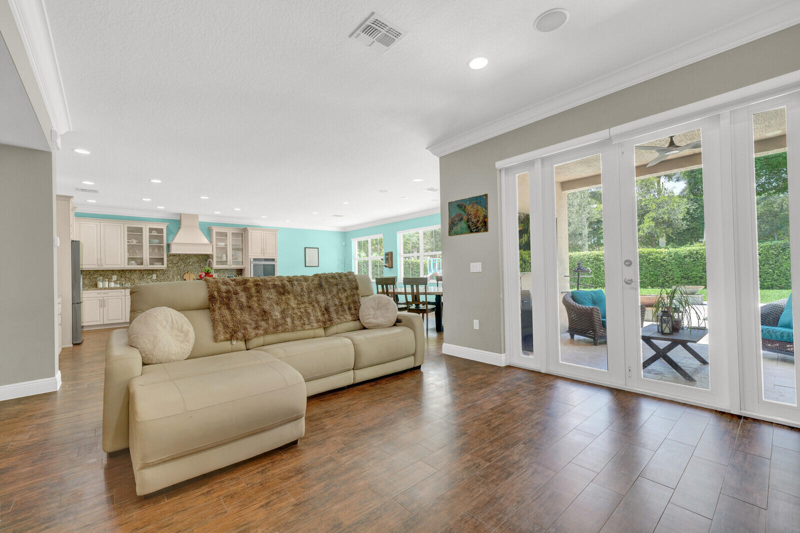 9535 PHIPPS Lane