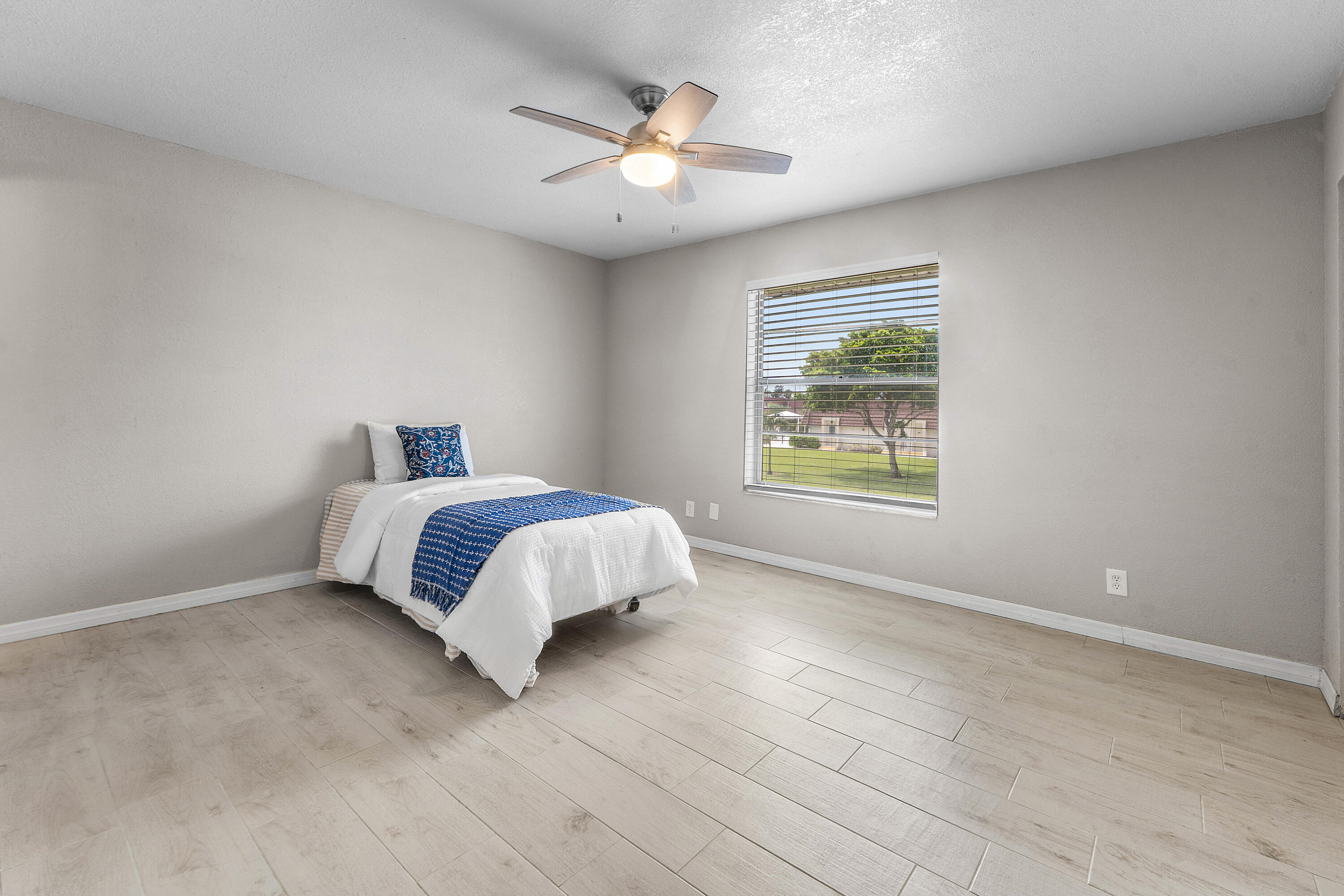 12005 POINCIANA Boulevard 209