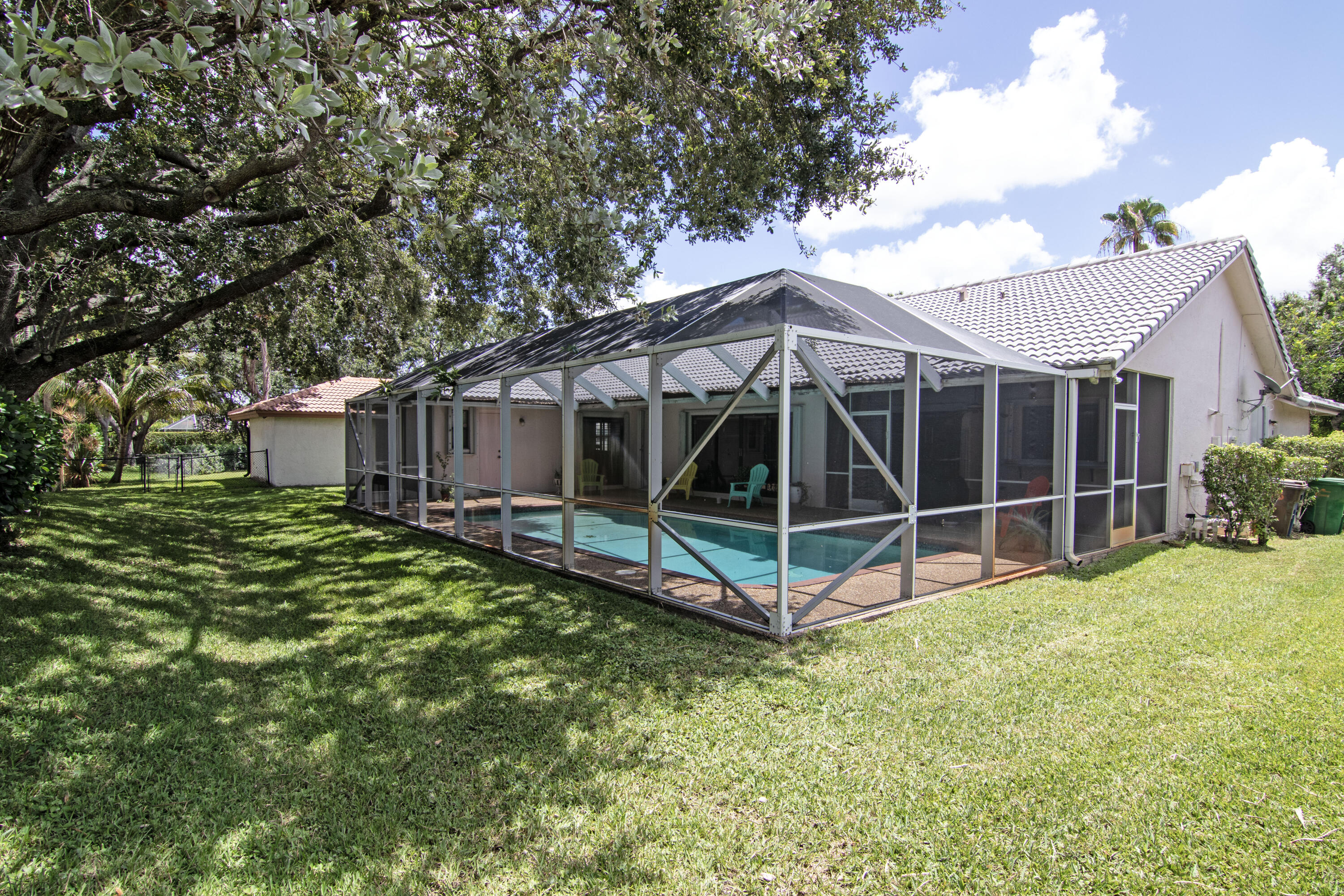 11929 NW 2ND Manor
