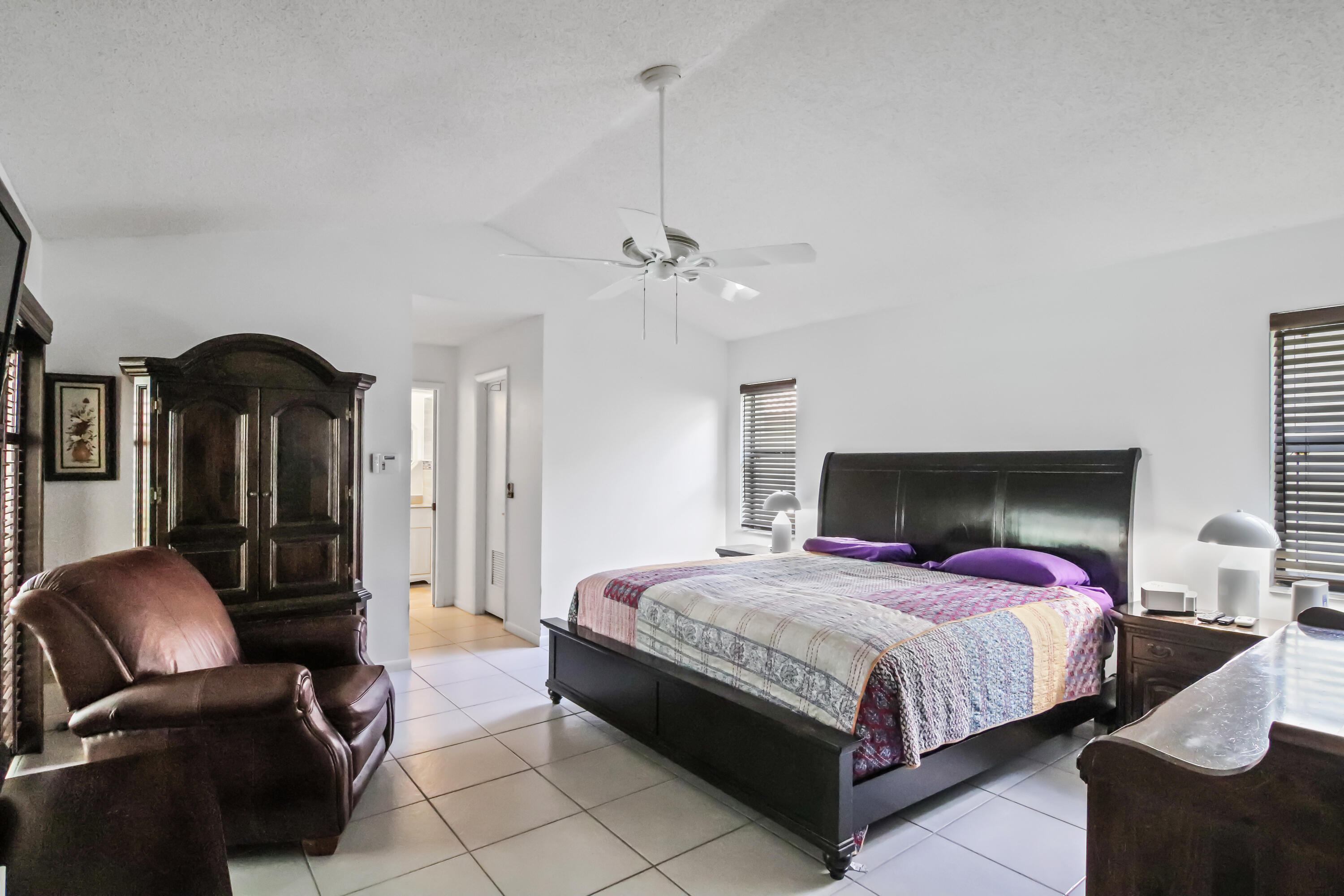11929 NW 2ND Manor
