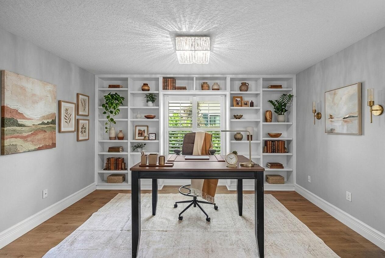 1506 WILTSHIRE VILLAGE Drive