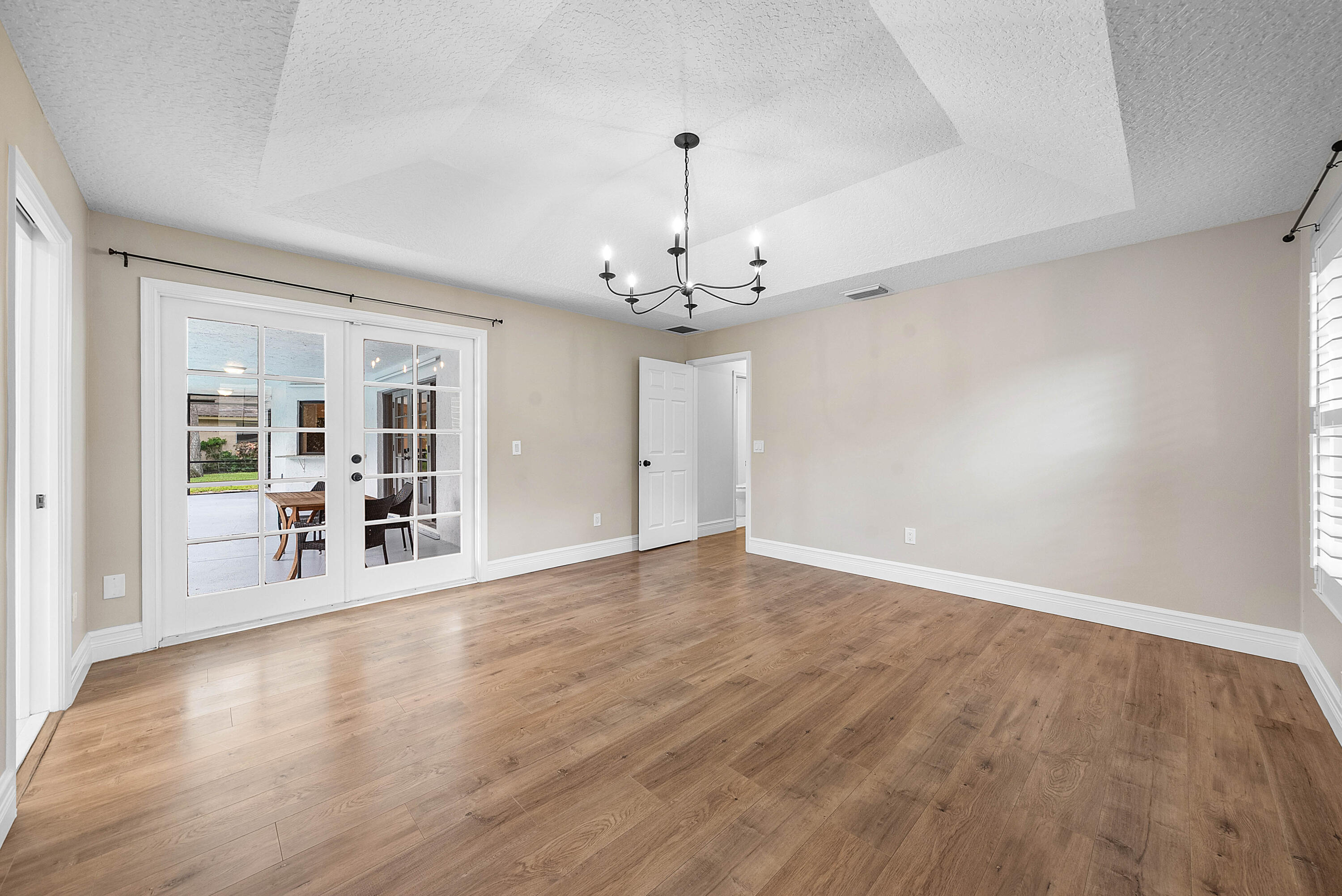 1506 WILTSHIRE VILLAGE Drive