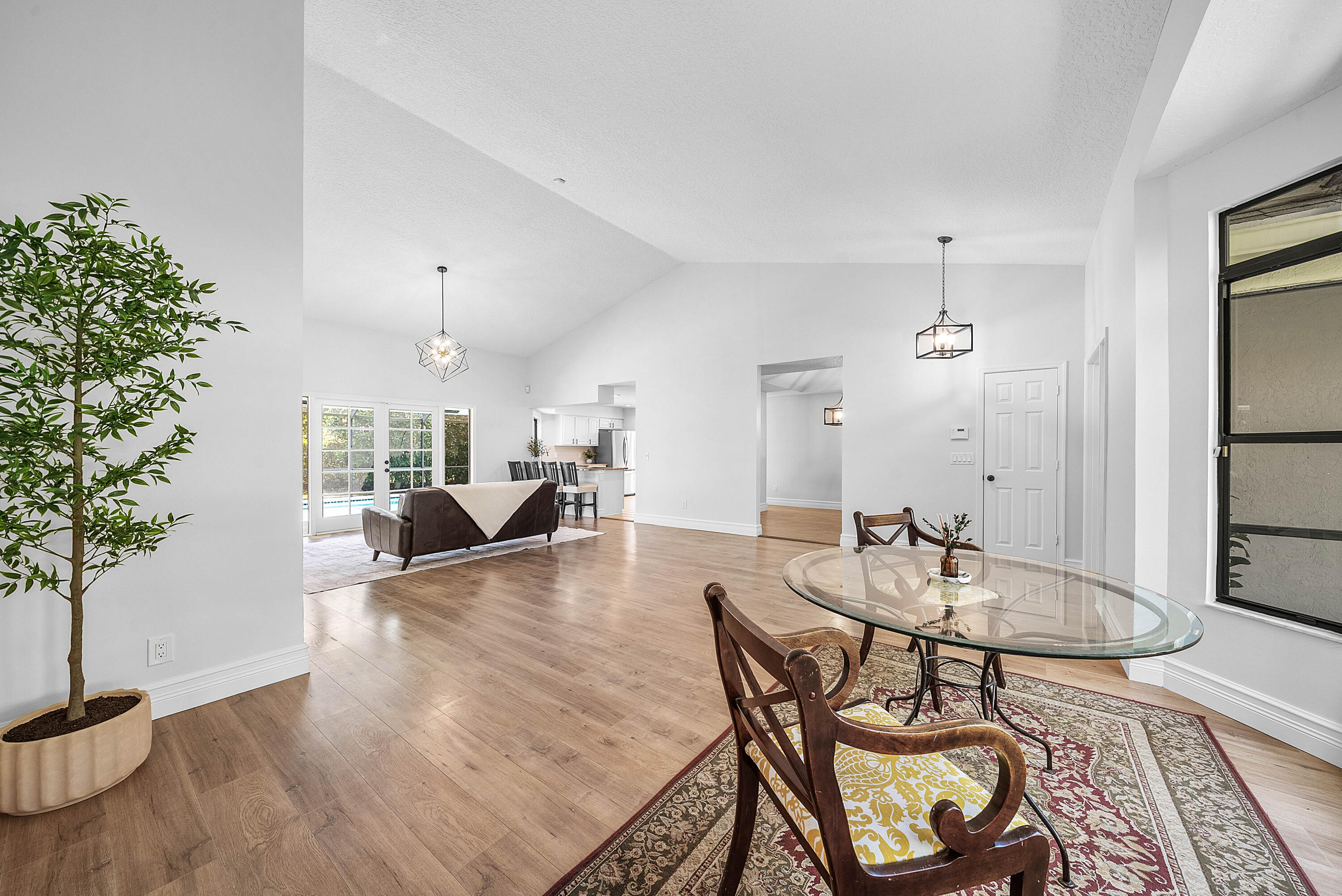 1506 WILTSHIRE VILLAGE Drive