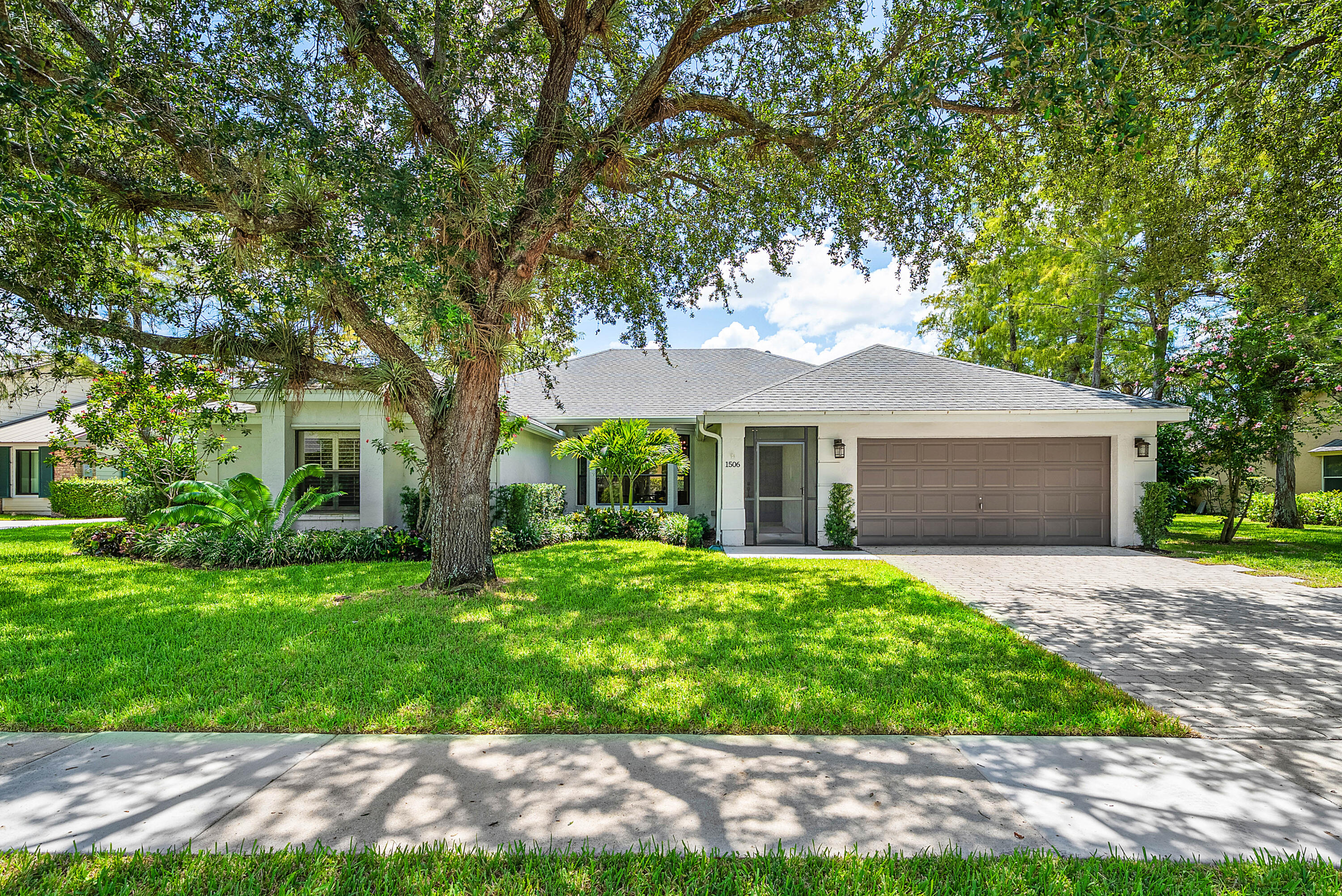 1506 WILTSHIRE VILLAGE Drive