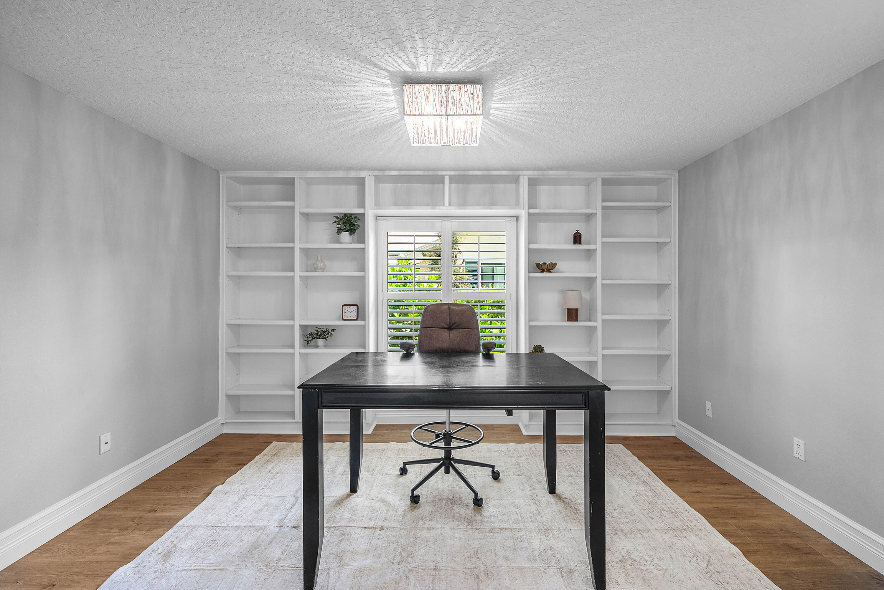 1506 WILTSHIRE VILLAGE Drive