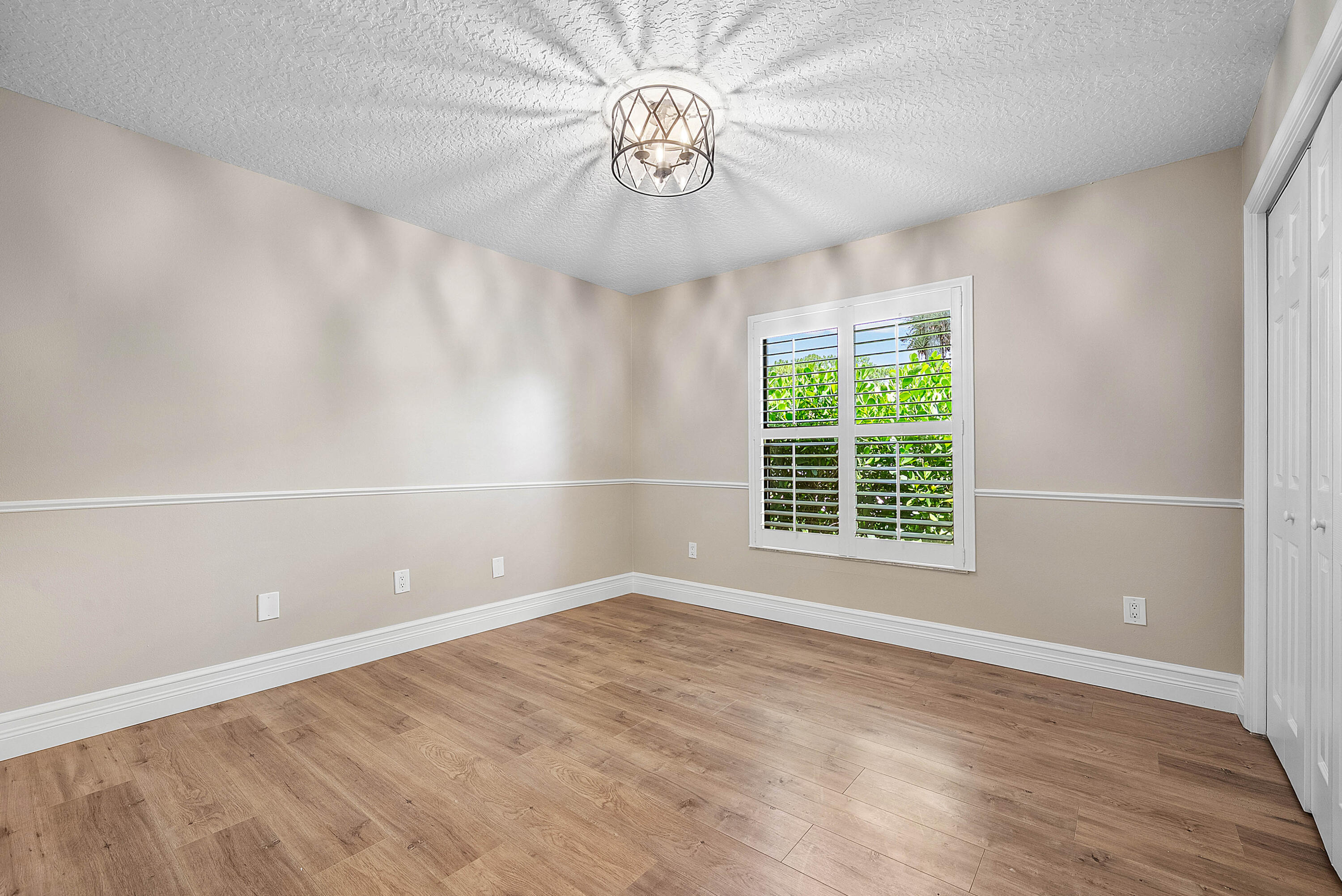 1506 WILTSHIRE VILLAGE Drive